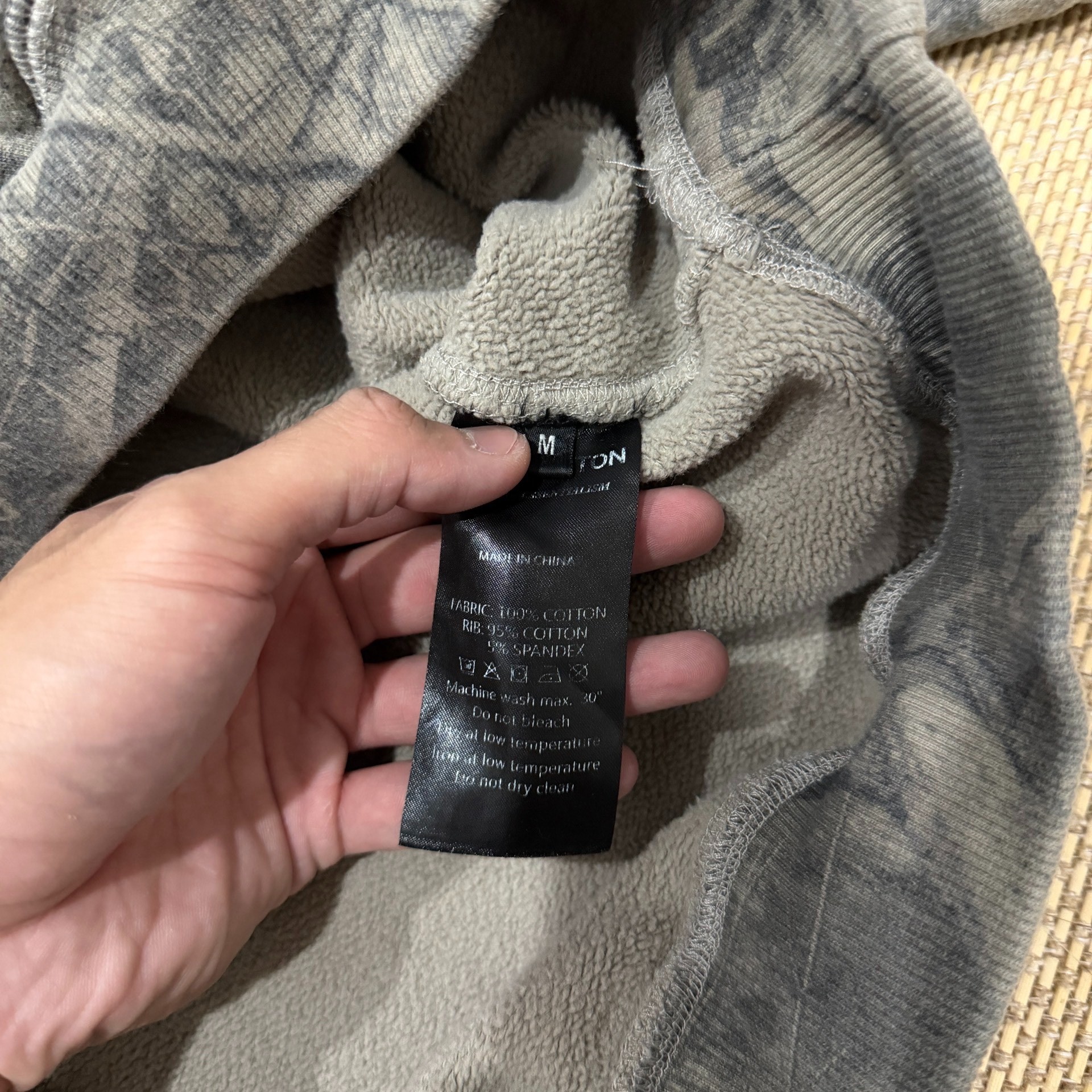 Cole Buxton Realtree Camo Hoodie — label
