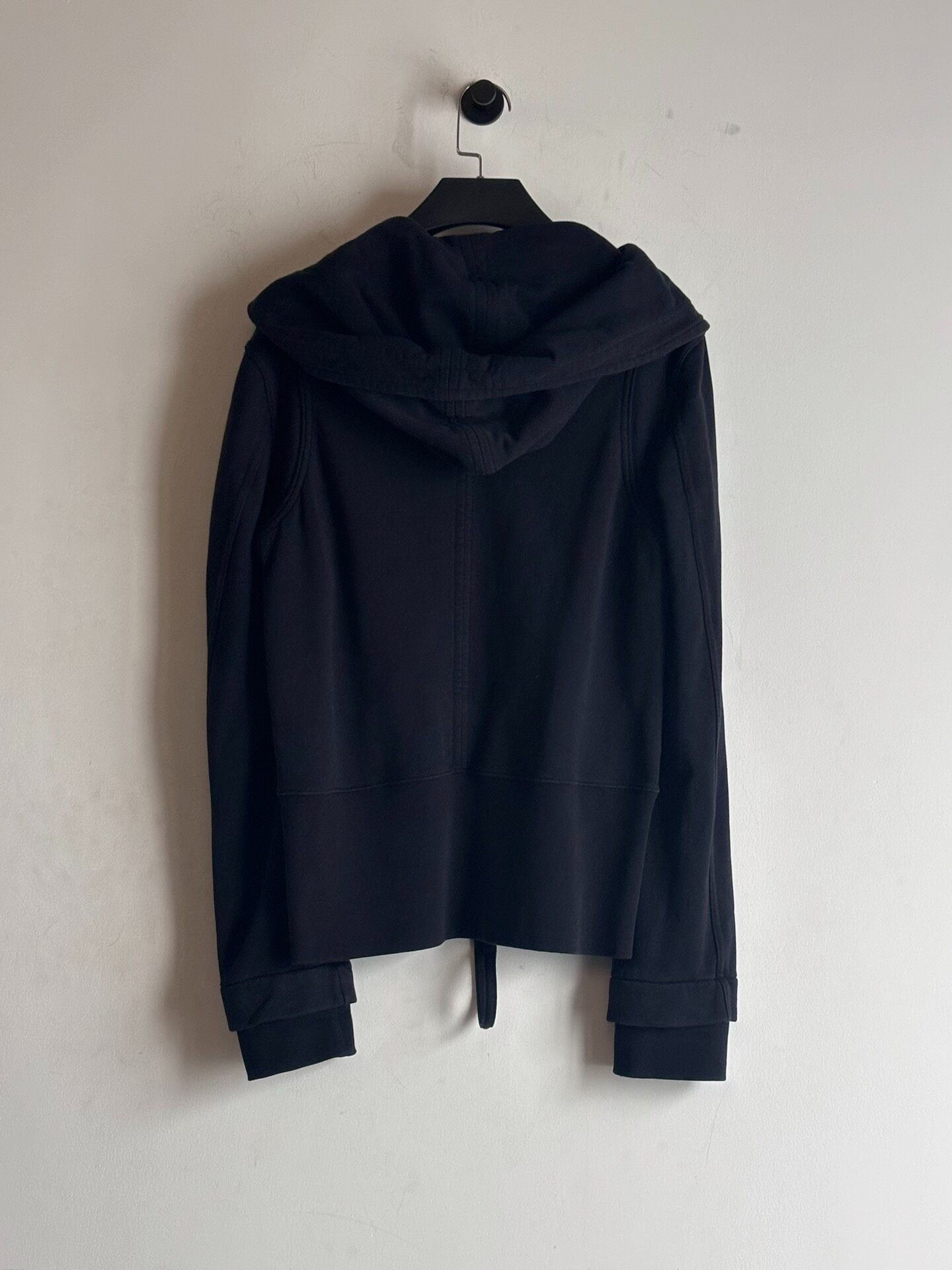 Ann Demeulemeester Black Slim-Fit Double-Zip Sweatshirt — label