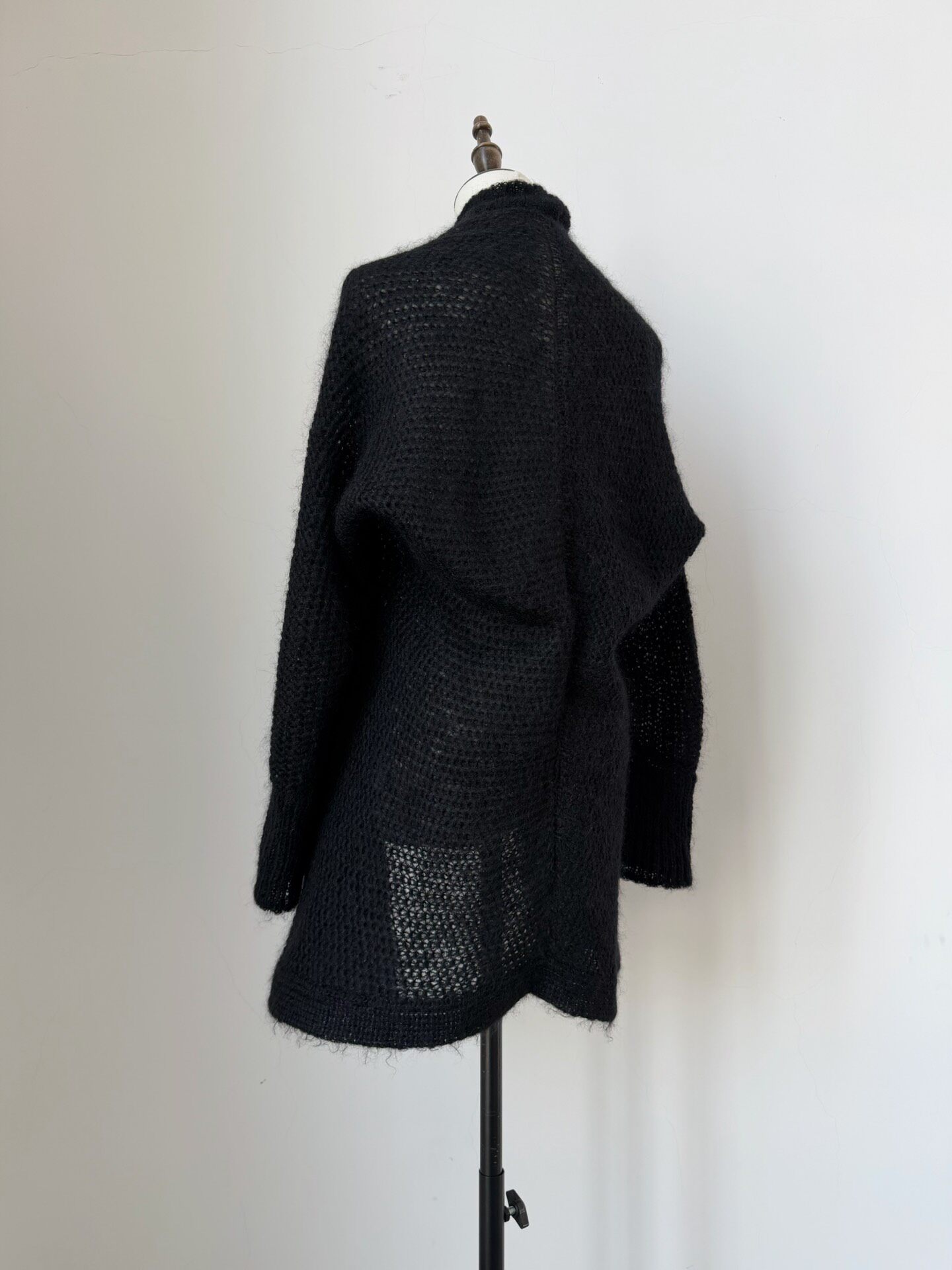 Y's Line Oversized Knit Cardigan — label