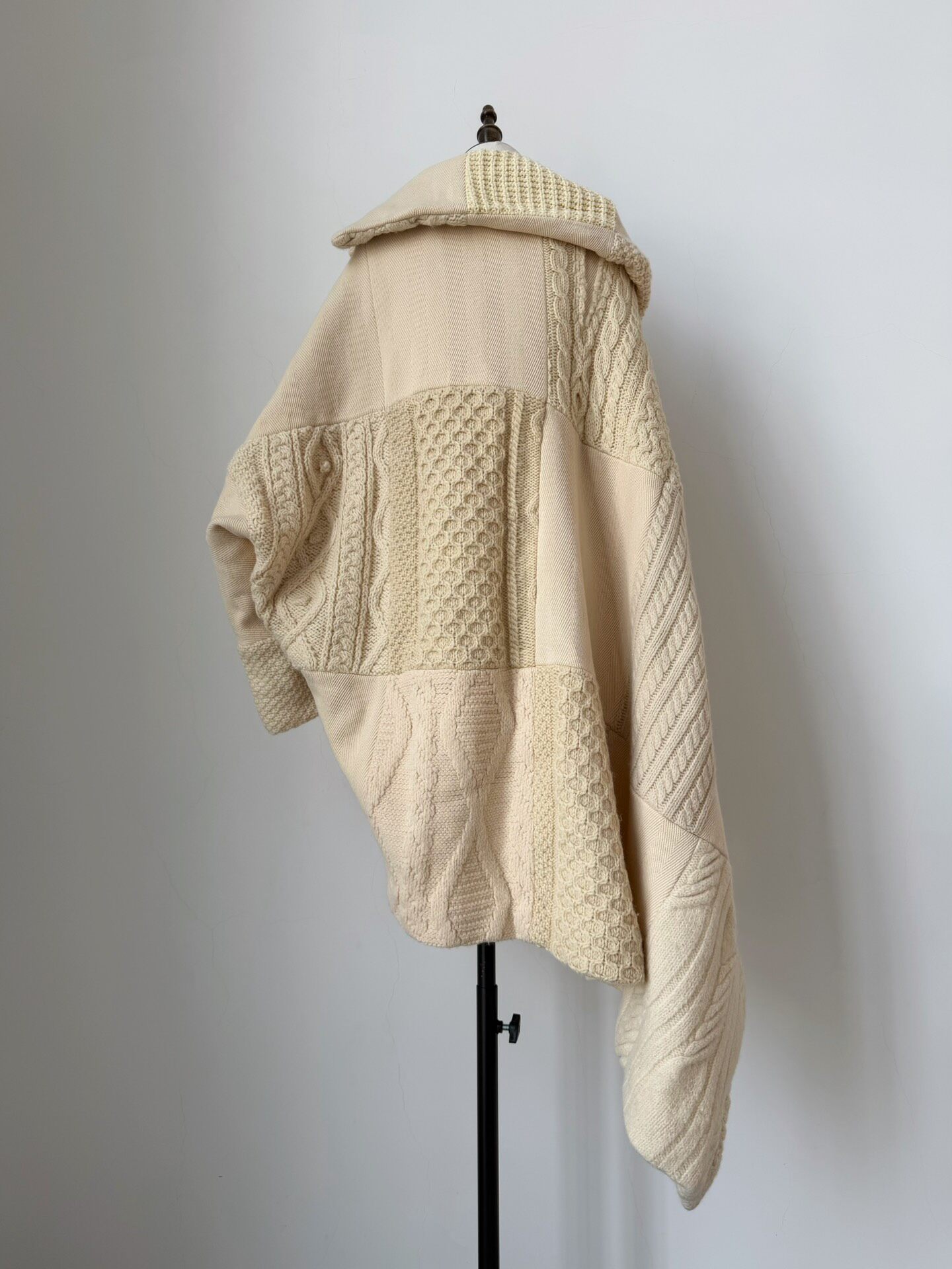 Y’s Asymmetric Beige Knit Coat With Pin — detail