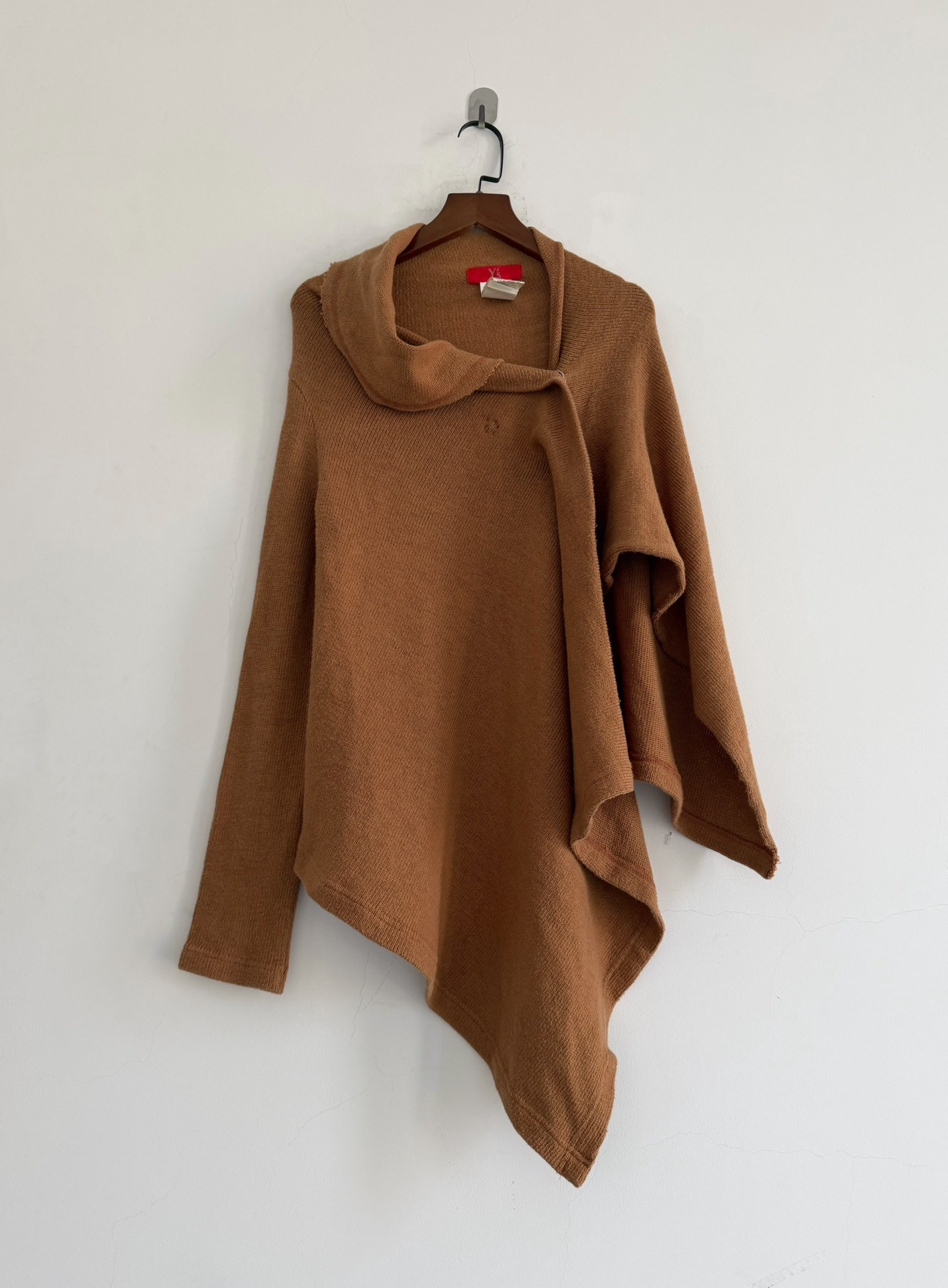 Y’s Asymmetric Knit Hooded Top — label