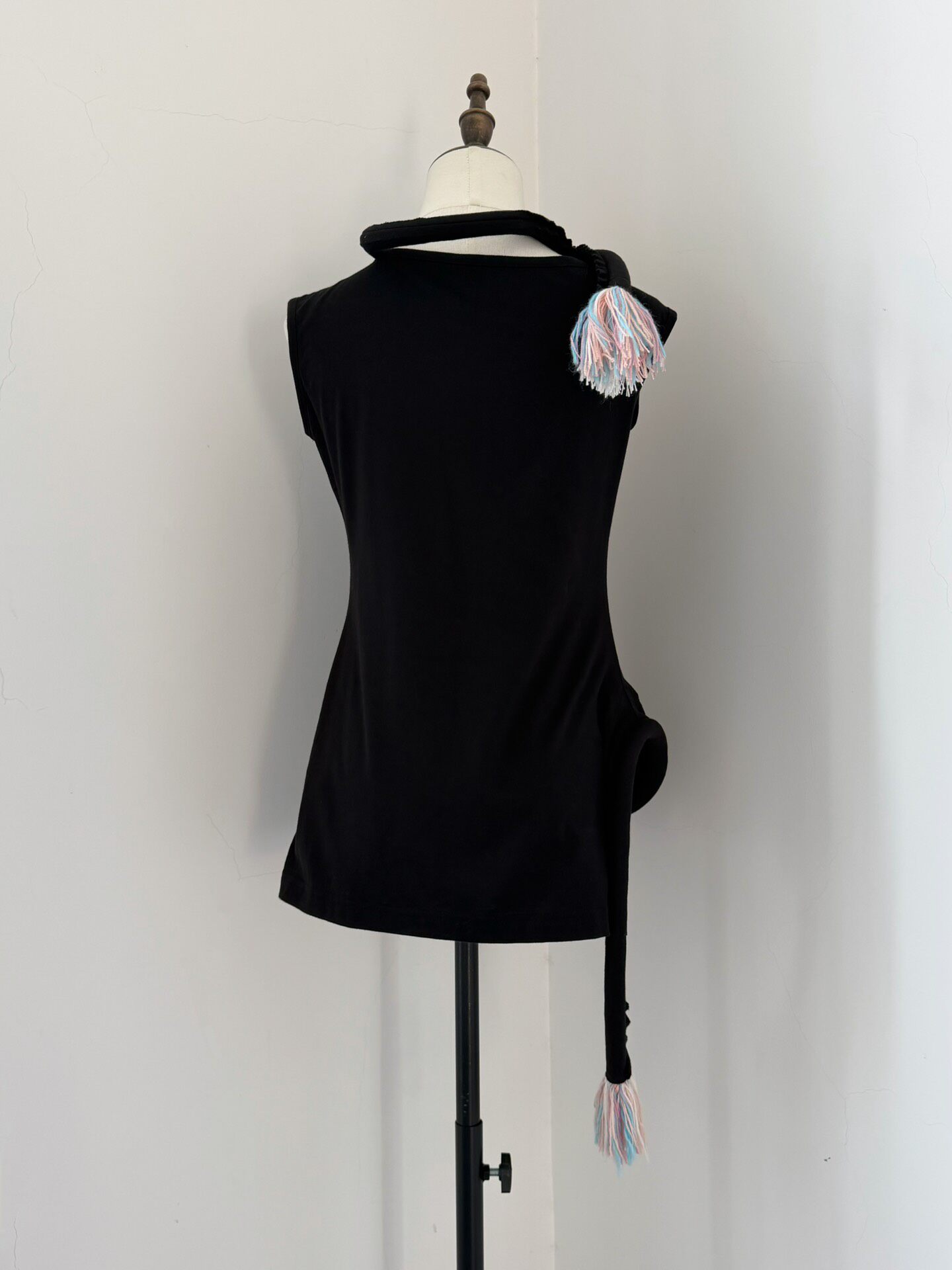 Yohji Yamamoto 2006 Runway Sleeveless Top — detail