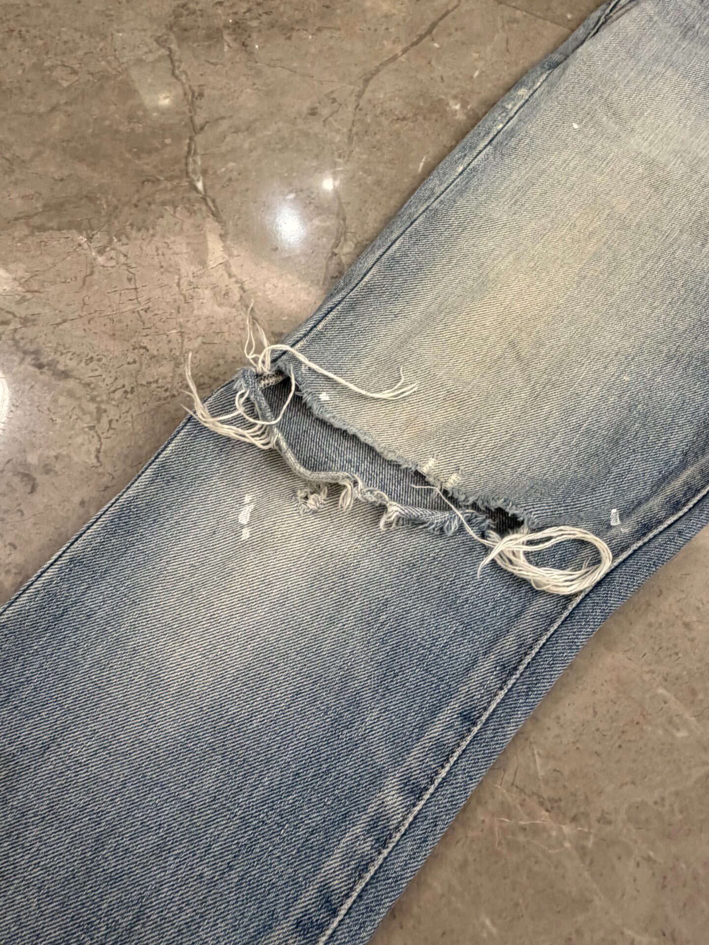 Saint Laurent D02 Blue Slim Distressed Jeans — detail