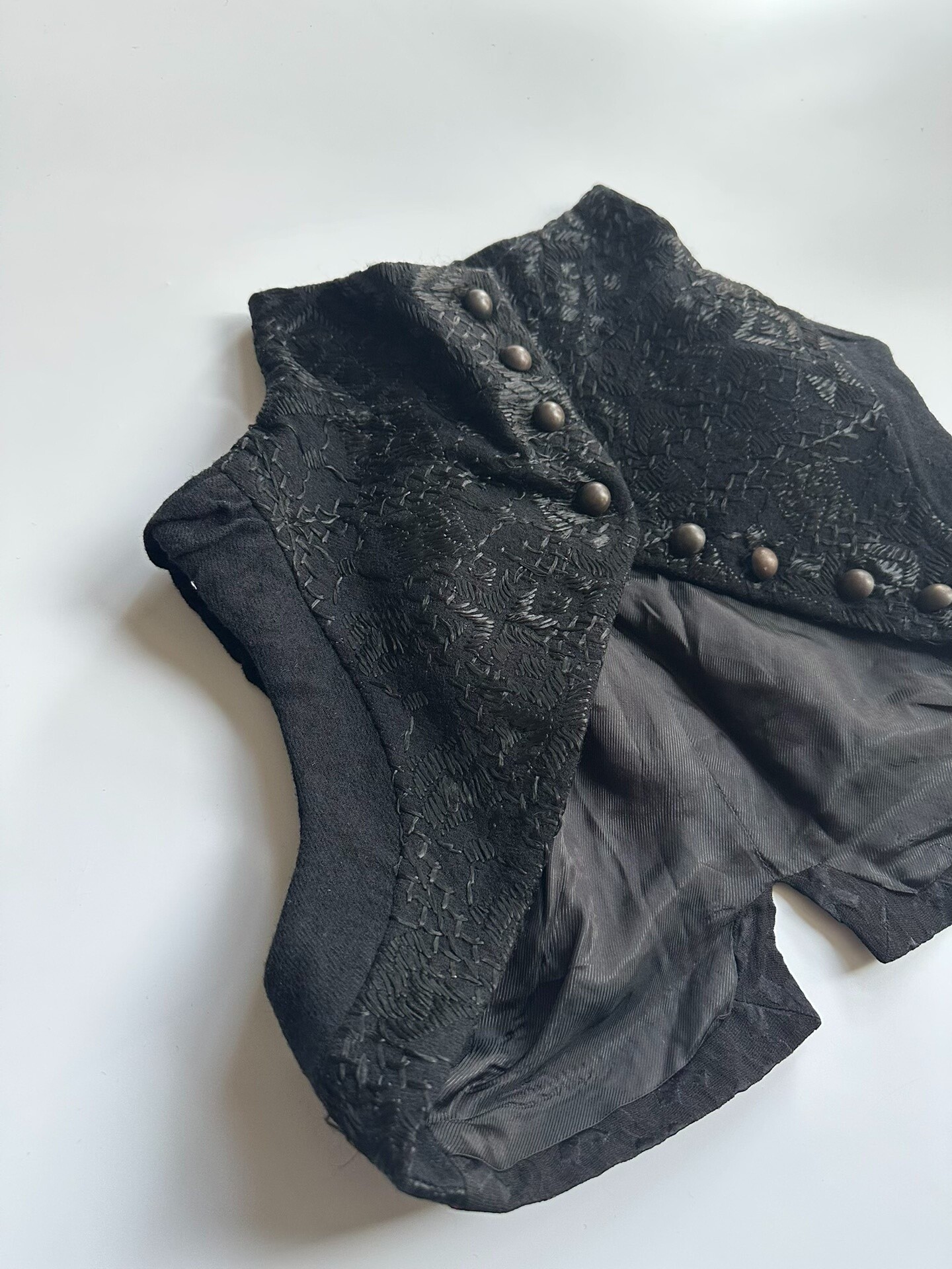 Ann Demeulemeester 09FW Brocade Vest — detail