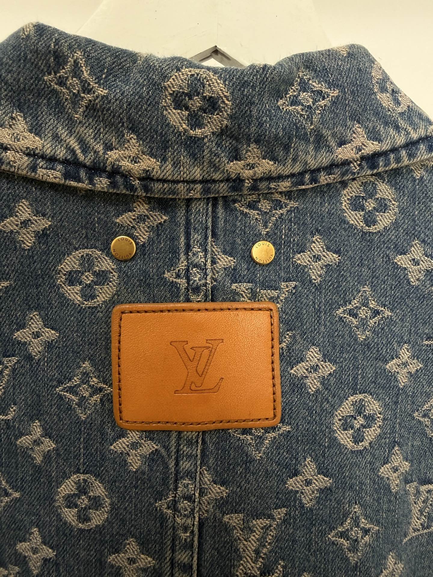 Louis Vuitton x Supreme Denim Jacket — label