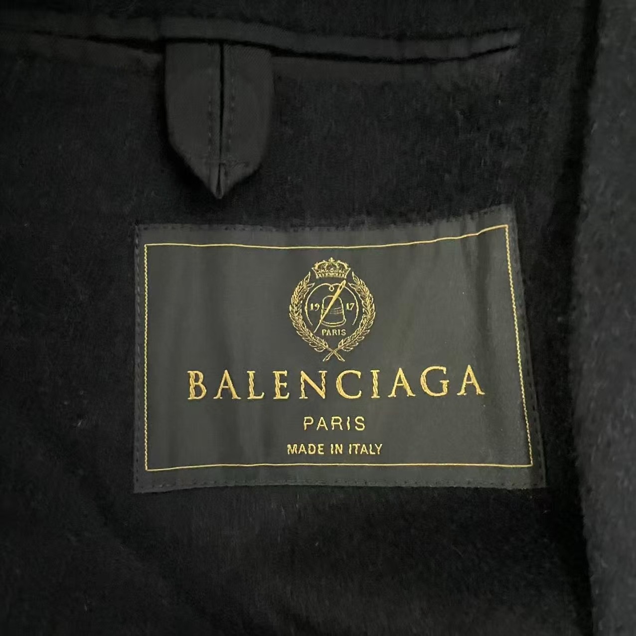 Balenciaga 22ss Inside-Out Coat — detail