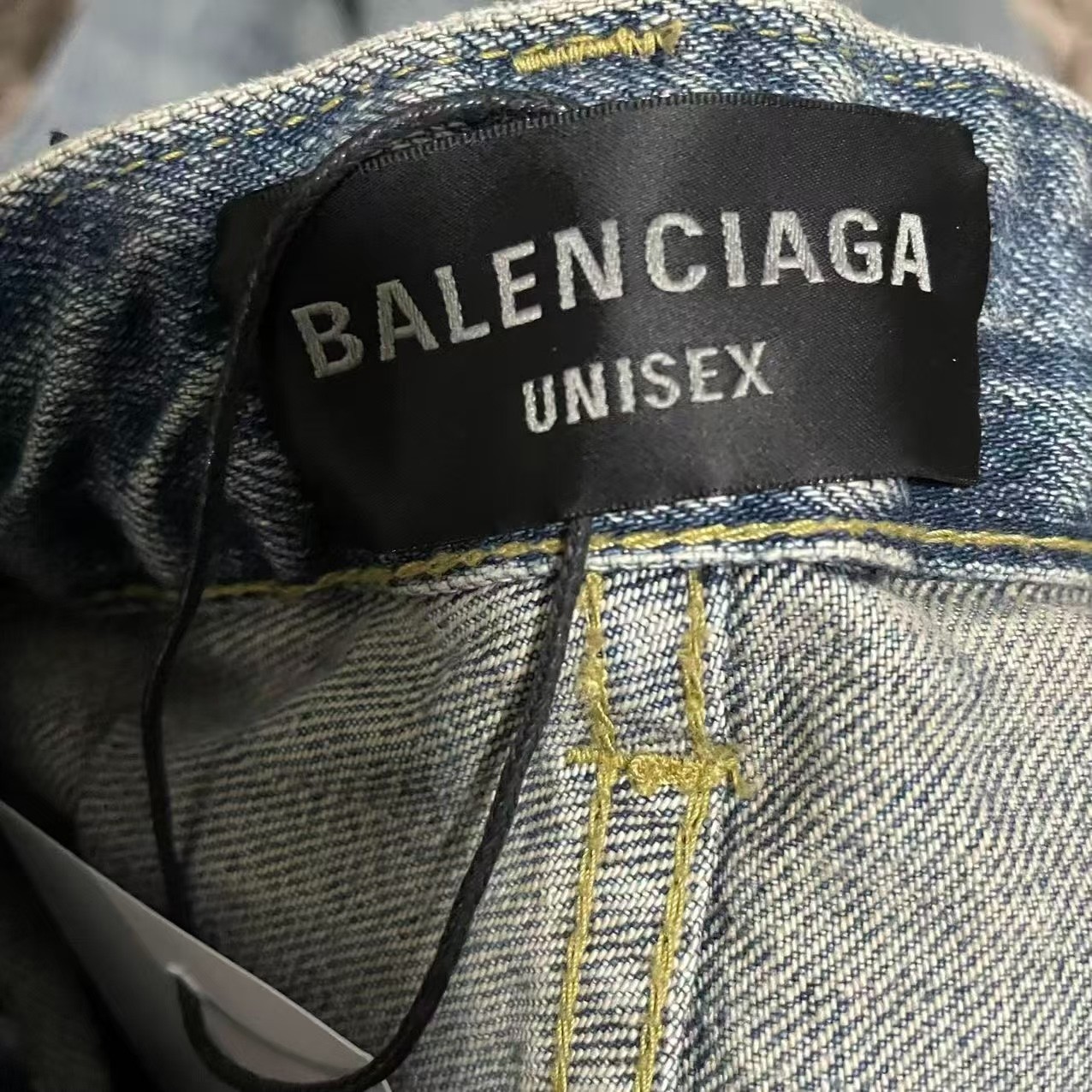 Balenciaga Baggy Faded Jeans — detail