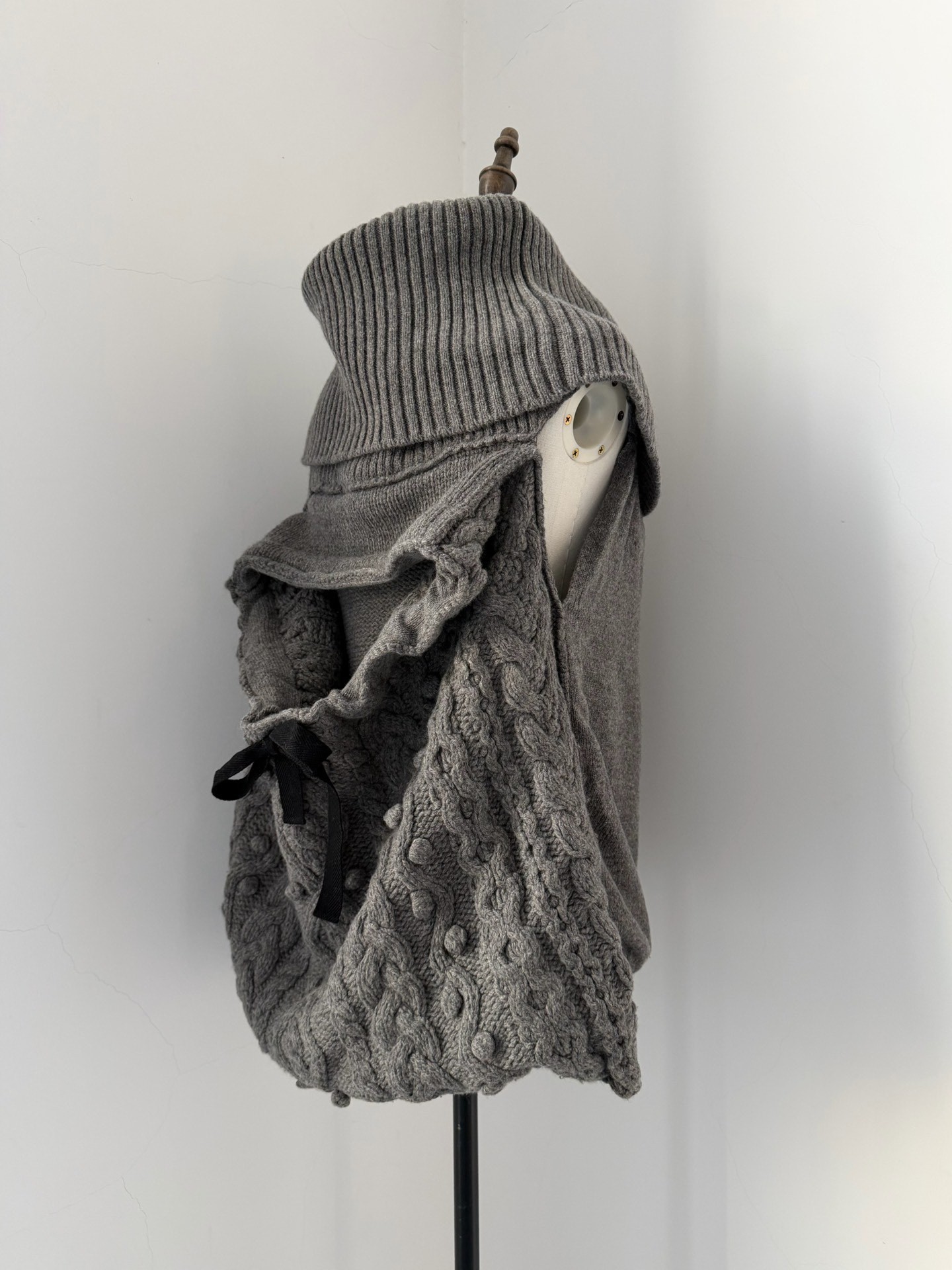 Comme des Garcons TAO Knit Top — detail