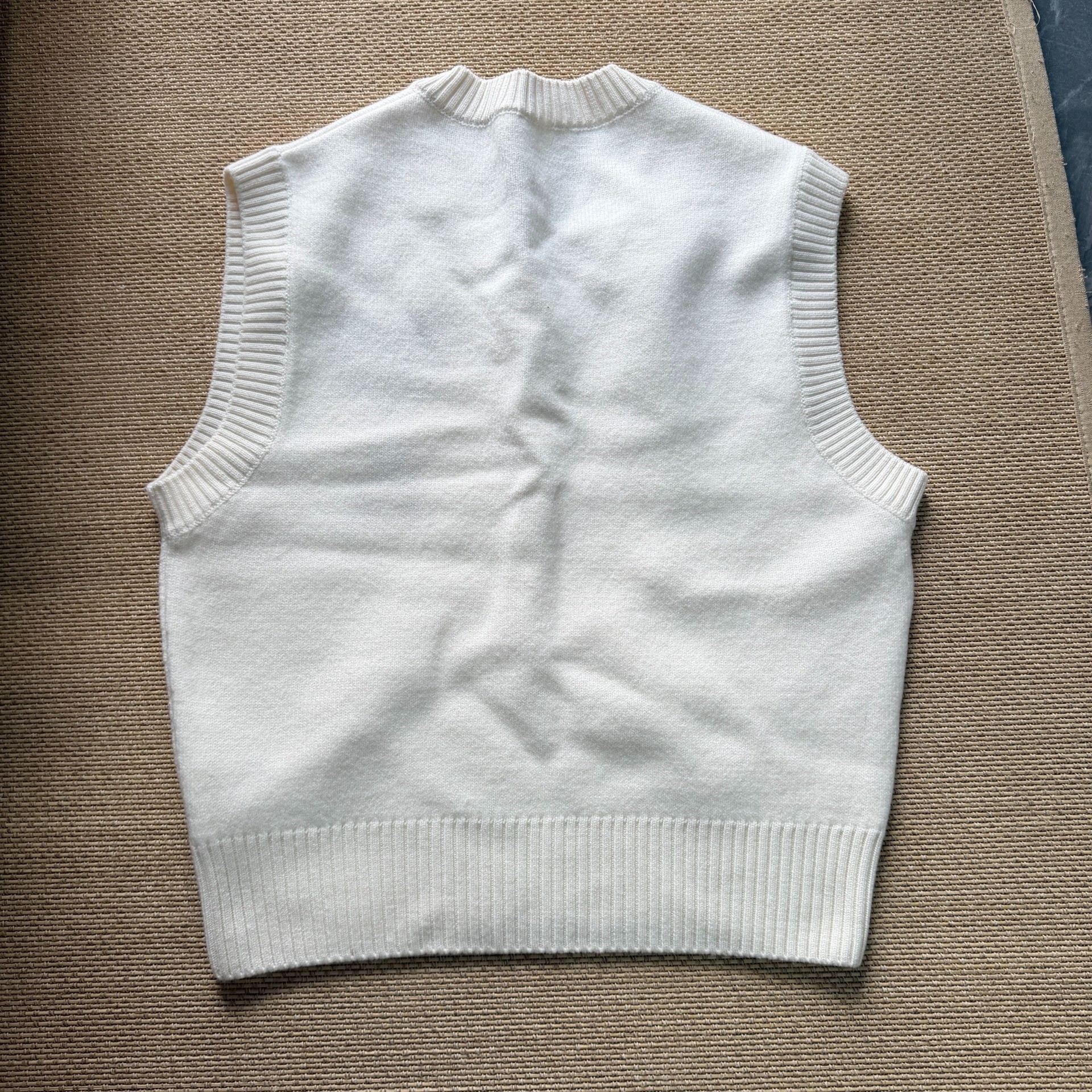 AMI Red Heart Off-white Wool Vest — front