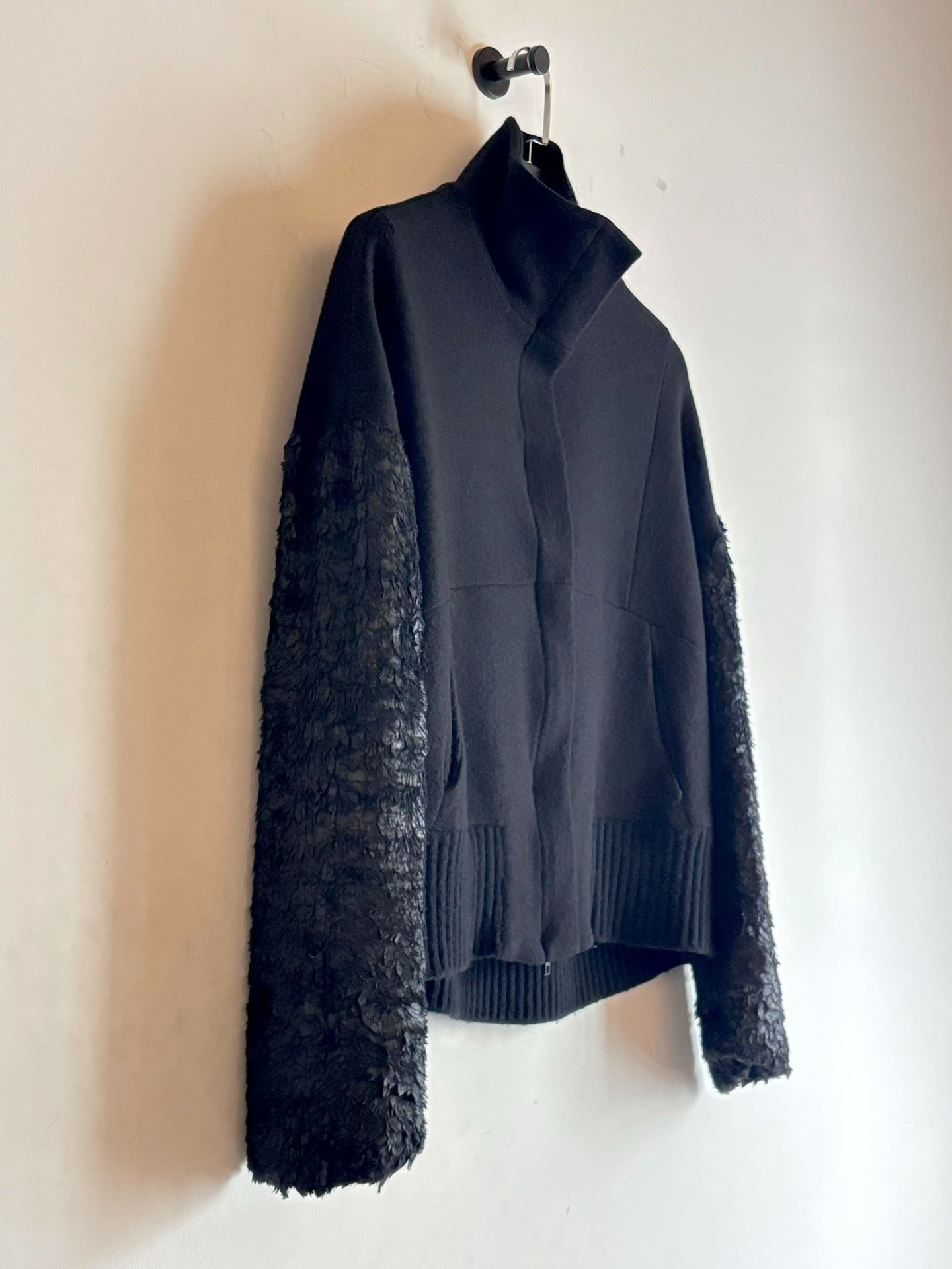 Ann Demeulemeester Black Feather Short Jacket — label