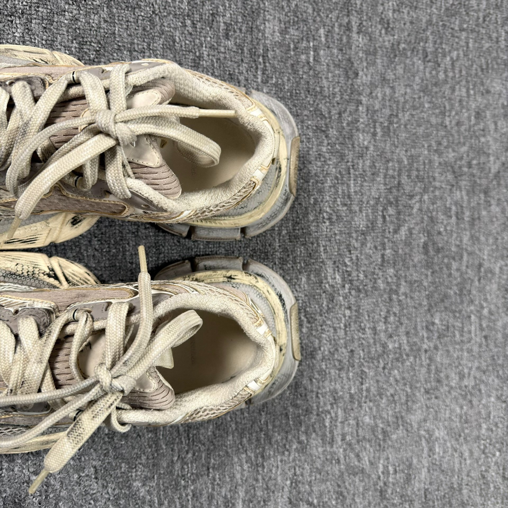 Balenciaga 3XL Beige Casual Sneakers — label
