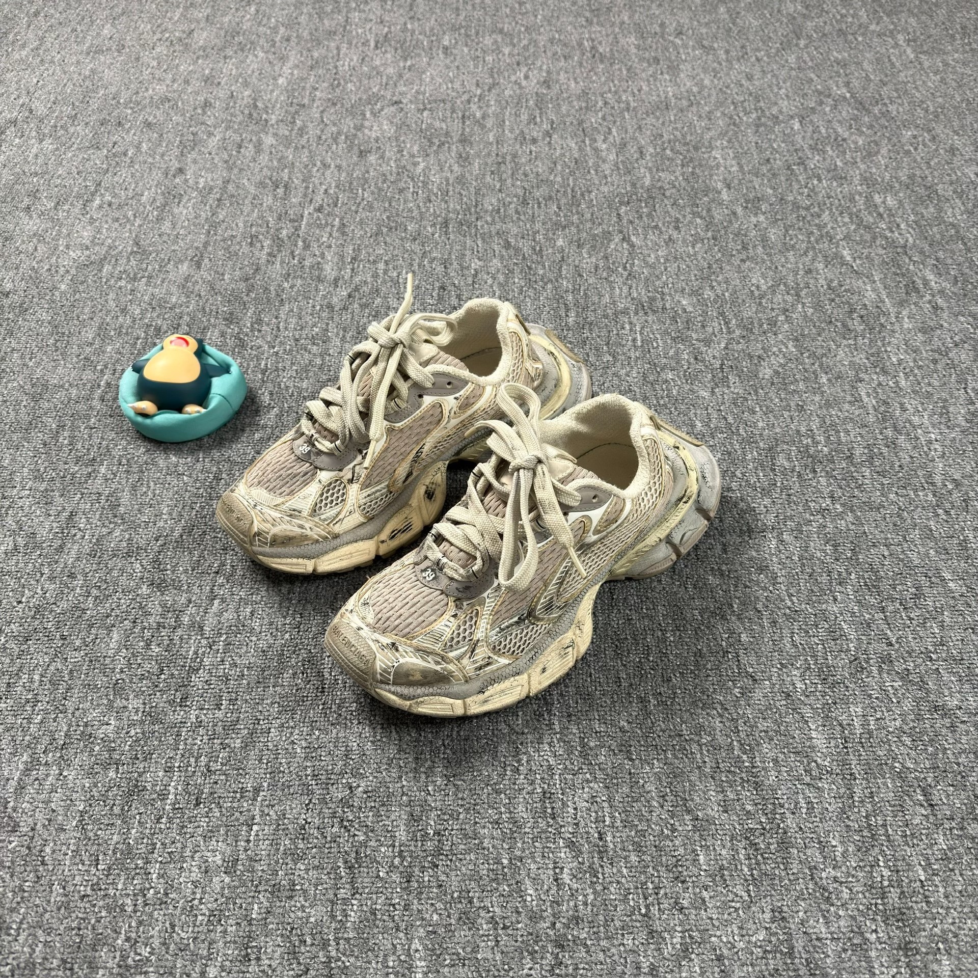Balenciaga 3XL Beige Casual Sneakers