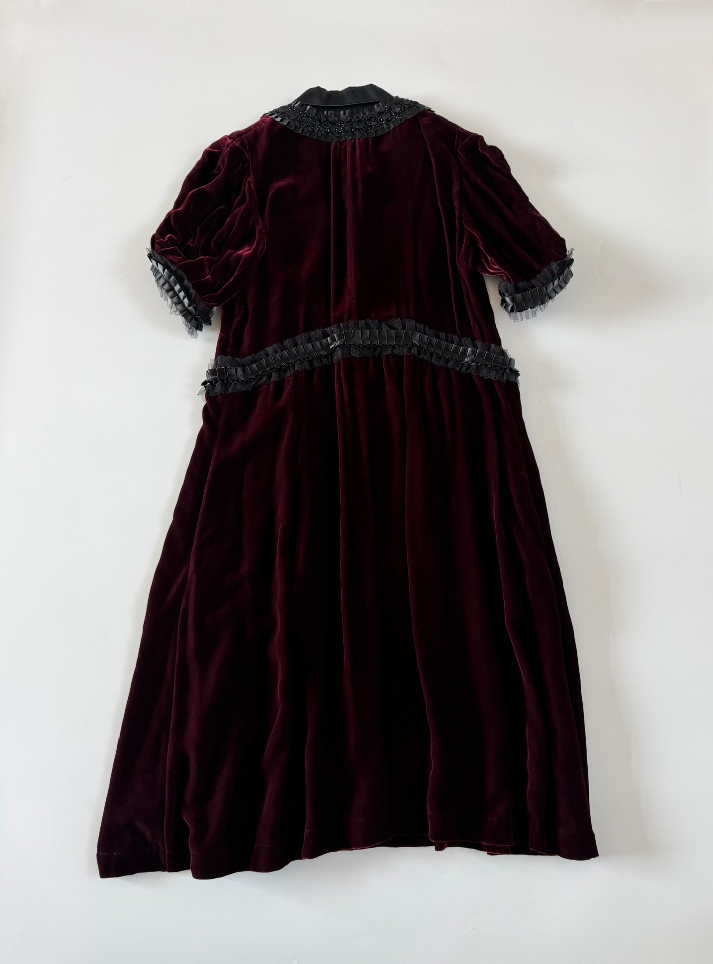 Comme des Garcons 2006 Velvet Midi Dress — detail