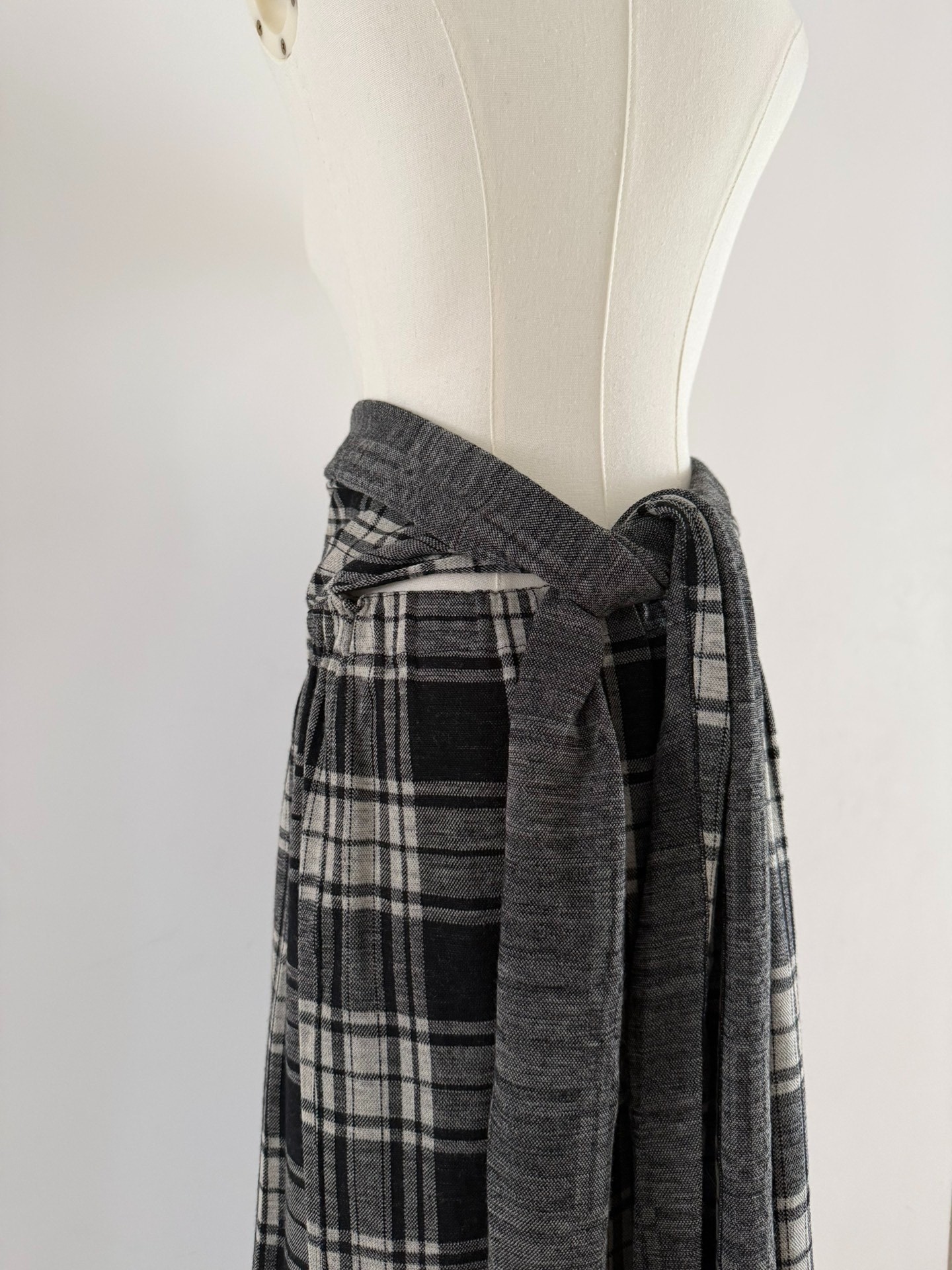 Comme des Garçons Tricot Plaid Long Skirt — detail