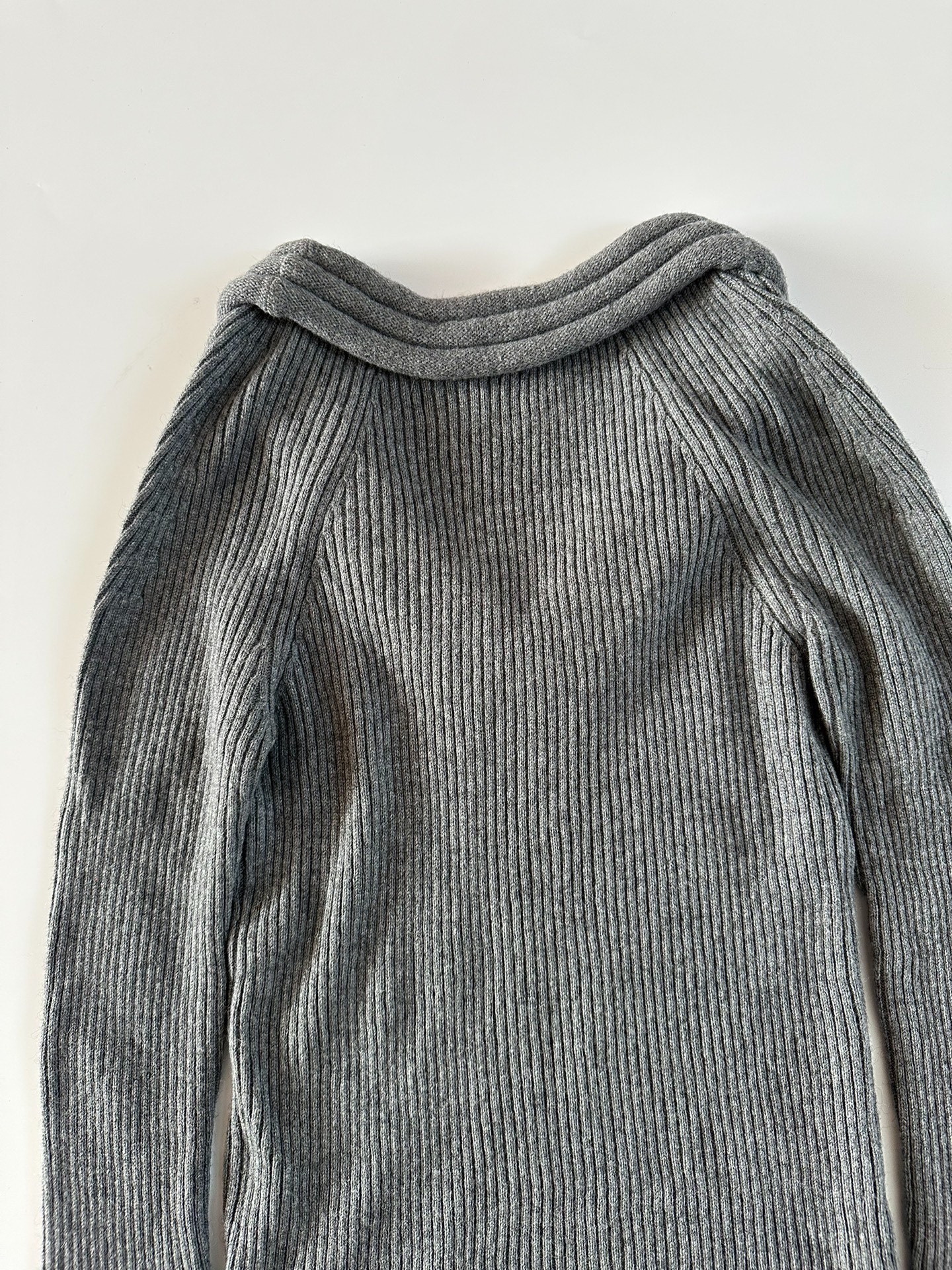 Undercover 2007 Show Gray Knit Sweater — label