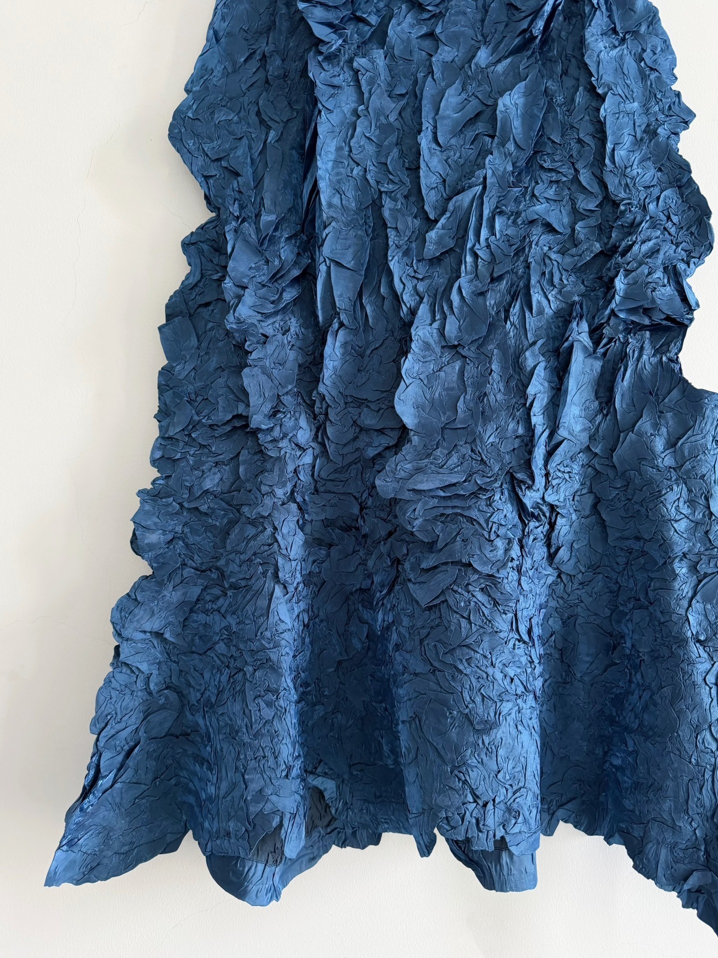 Issey Miyake 1999 Metallic Blue Skirt — detail