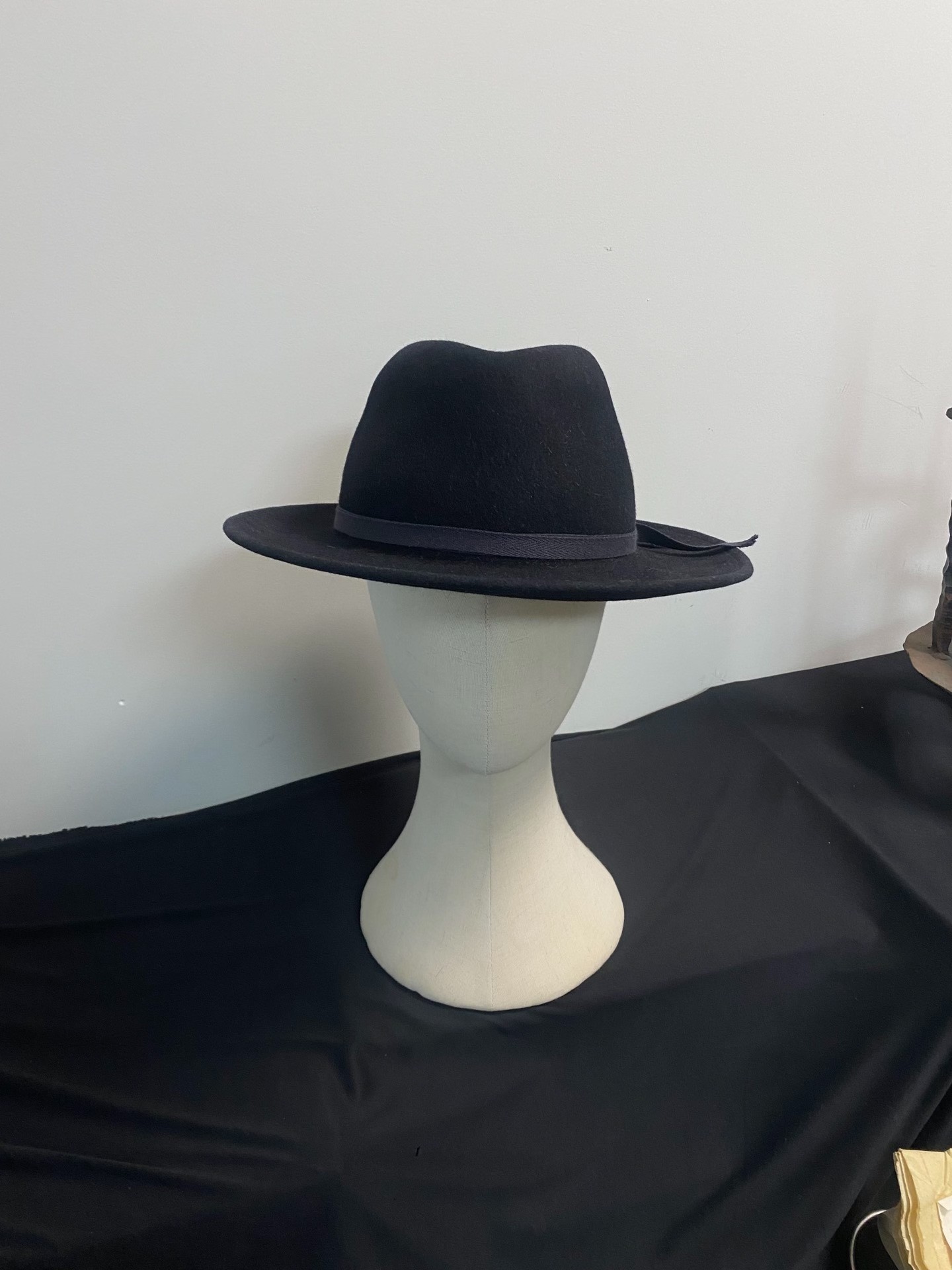 Ann Demeulemeester 2008 Fall Wide-Brimmed Hat — detail