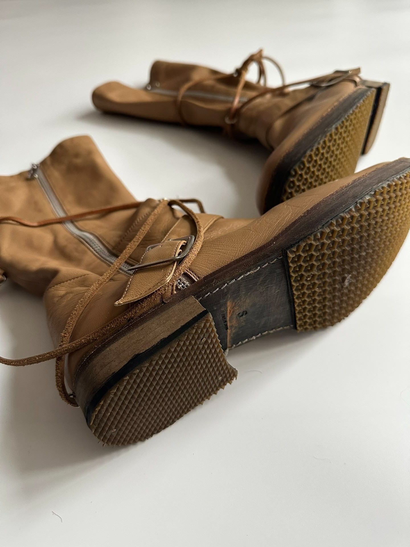 Undercover 05AW Art&Craft Leather Boots — detail