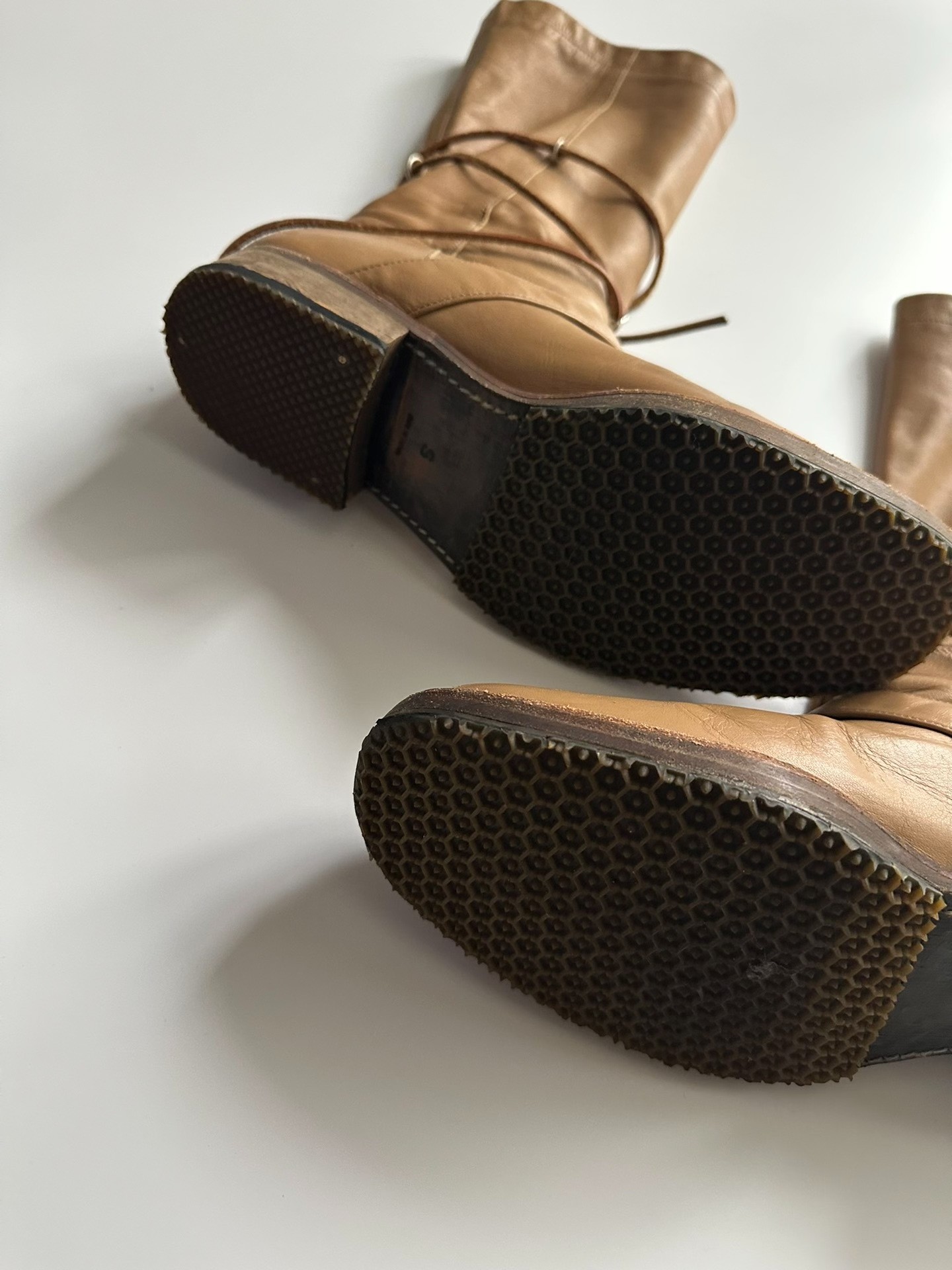 Undercover 05AW Art&Craft Leather Boots — label