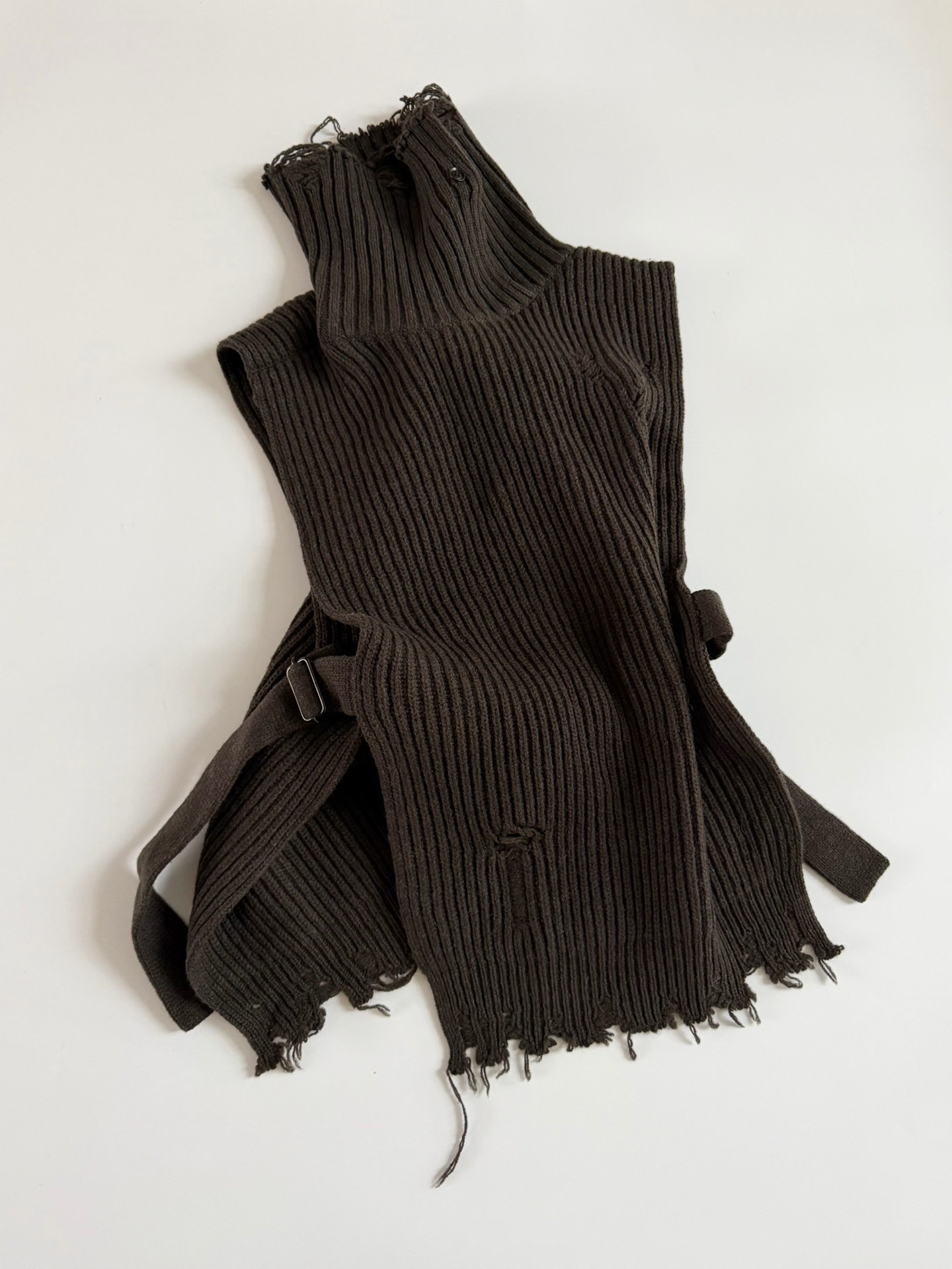 Y’s Wool Knit Vest With Frayed Hem — front