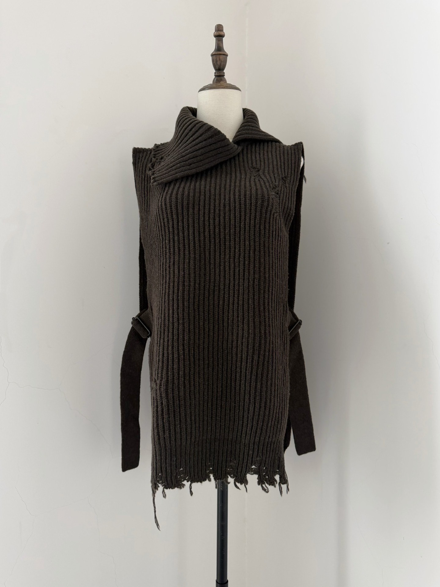Y’s Wool Knit Vest With Frayed Hem