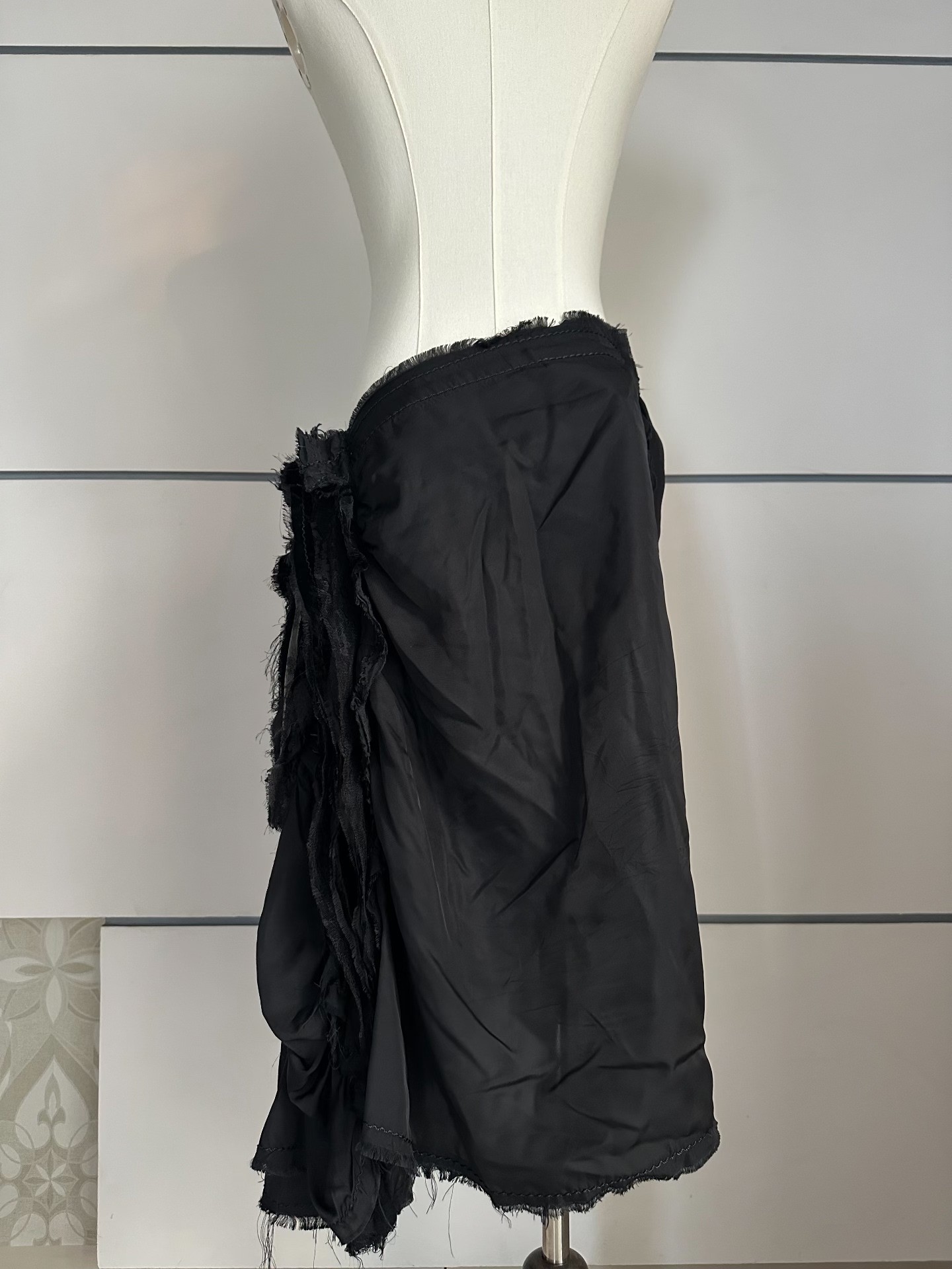Tricot CDG 05AW Distressed Apron — label