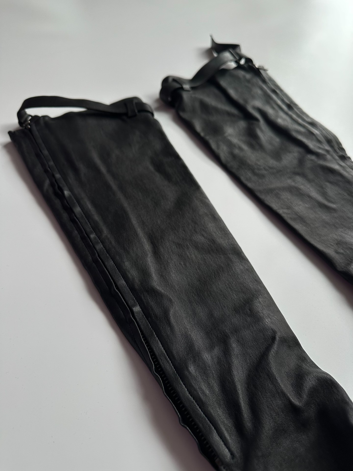 Ann Demeulemeester 12AW Leather Long Gloves — front