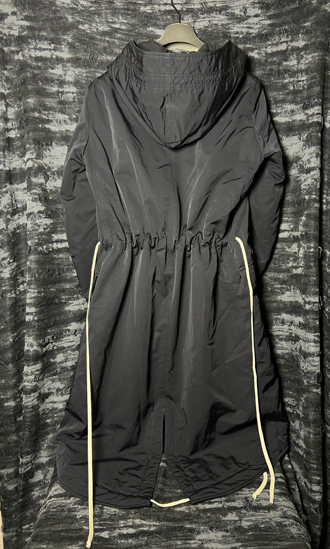 Rick Owens 16FW Fish Tail Parka — detail