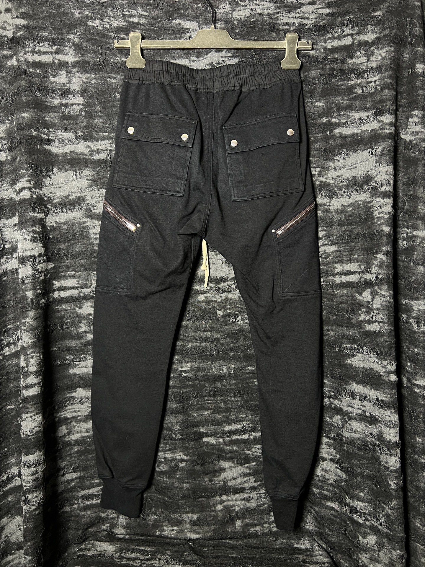Rickowens 20FW Black Drop-Crotch Pants — detail