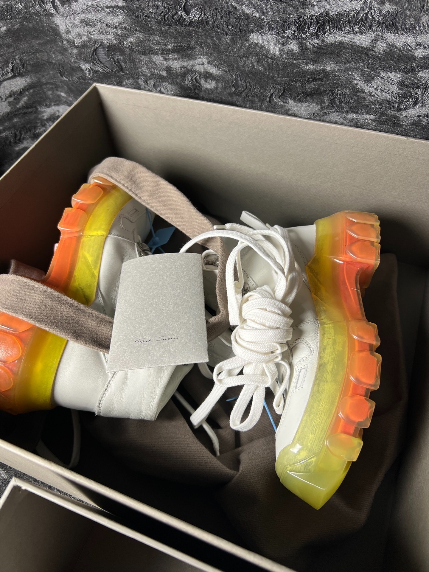 Rick Owens 20SS Gradient Sole Short Boots — label