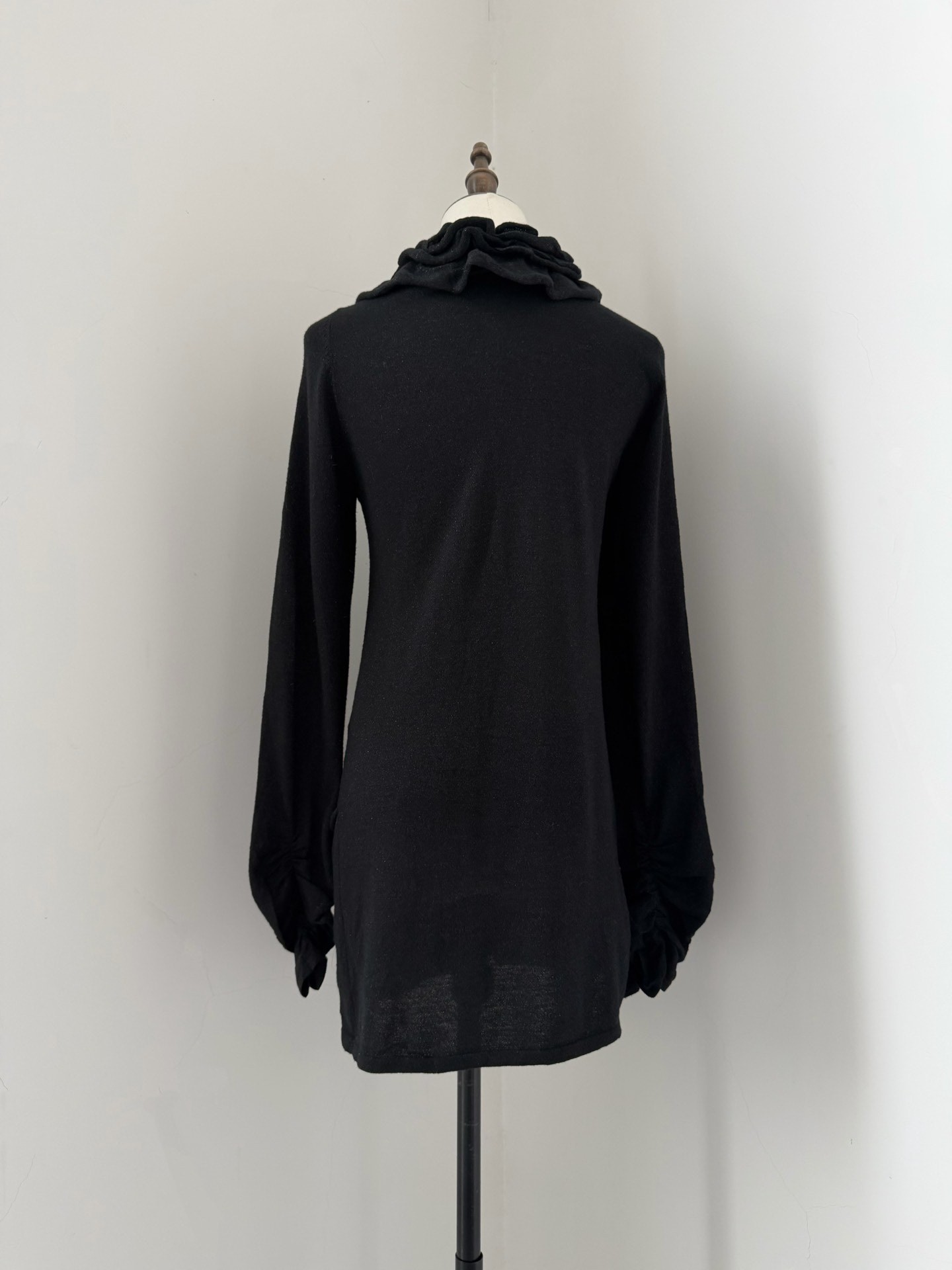 Y's 2001 Ruffled Wool Long-sleeve Top — detail