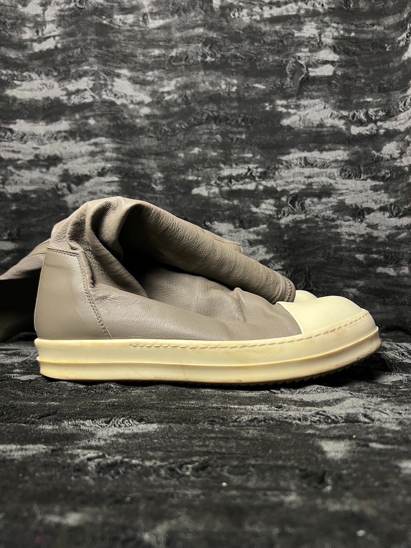 Rick Owens 17FW Sand Leather Boots — label