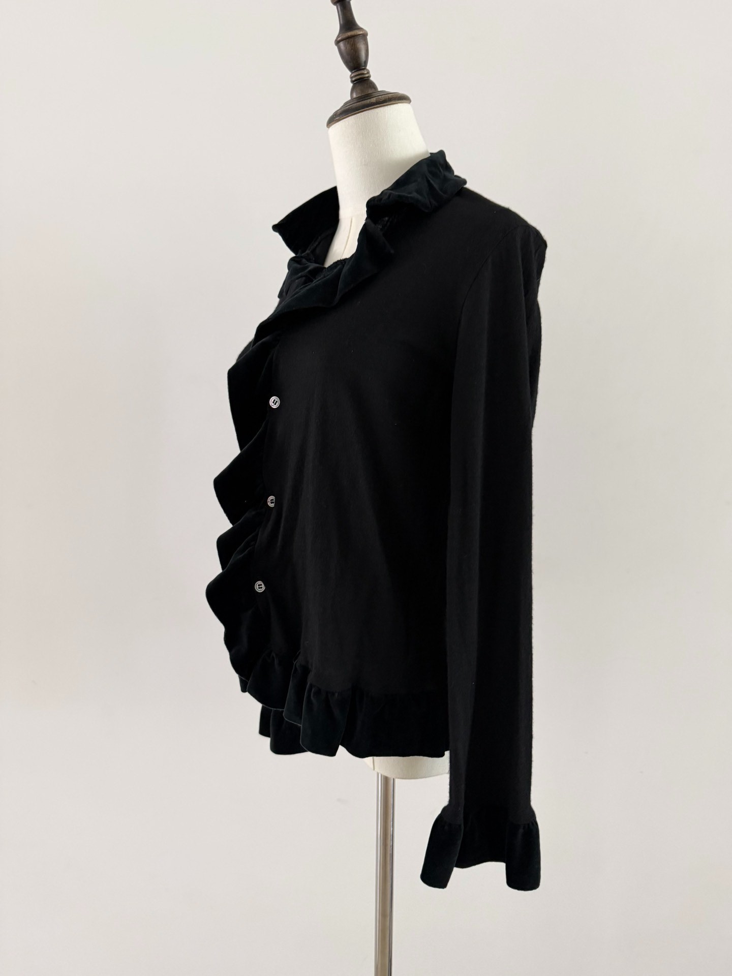 Comme Des Garcons Tricot Ruffled Cardigan — detail