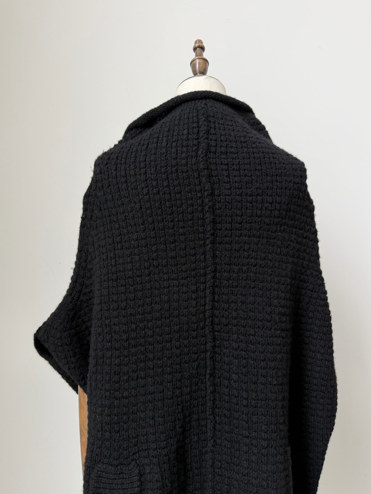 Y's Thick Knit Cape Top — label