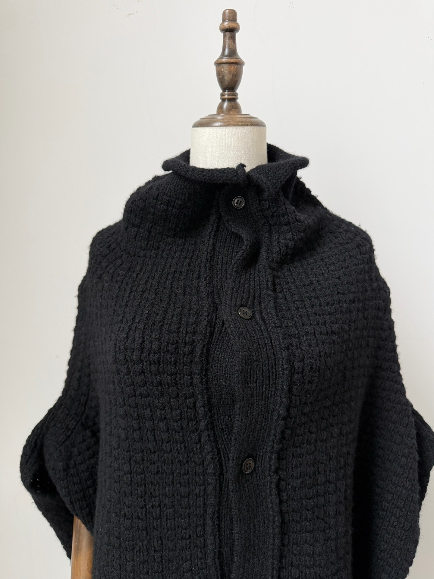Y's Thick Knit Cape Top — detail