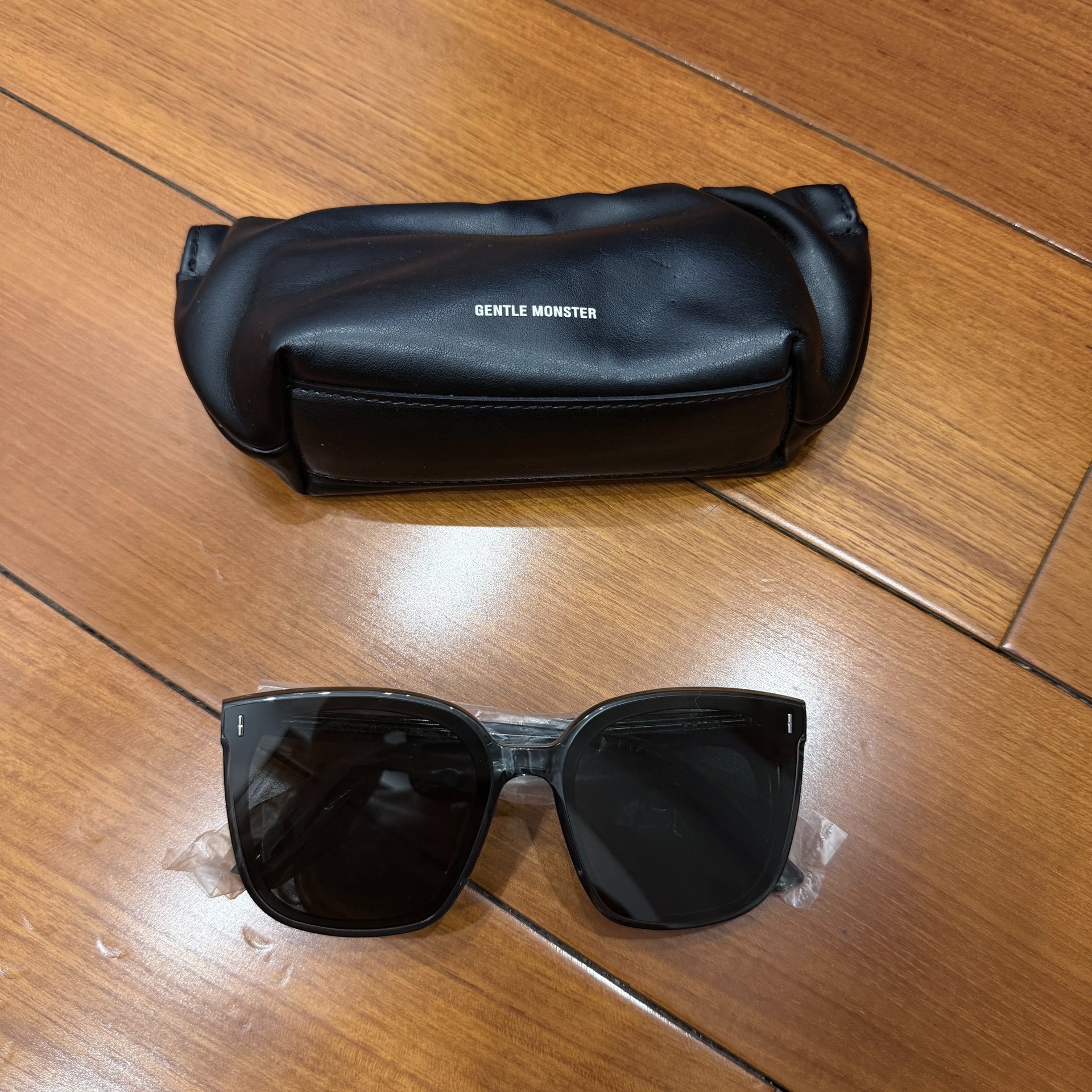 Gentle Monster FRIDA Sunglasses — front