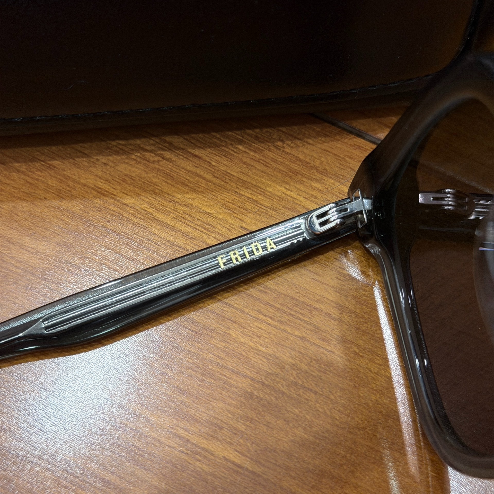 Gentle Monster FRIDA Sunglasses — back