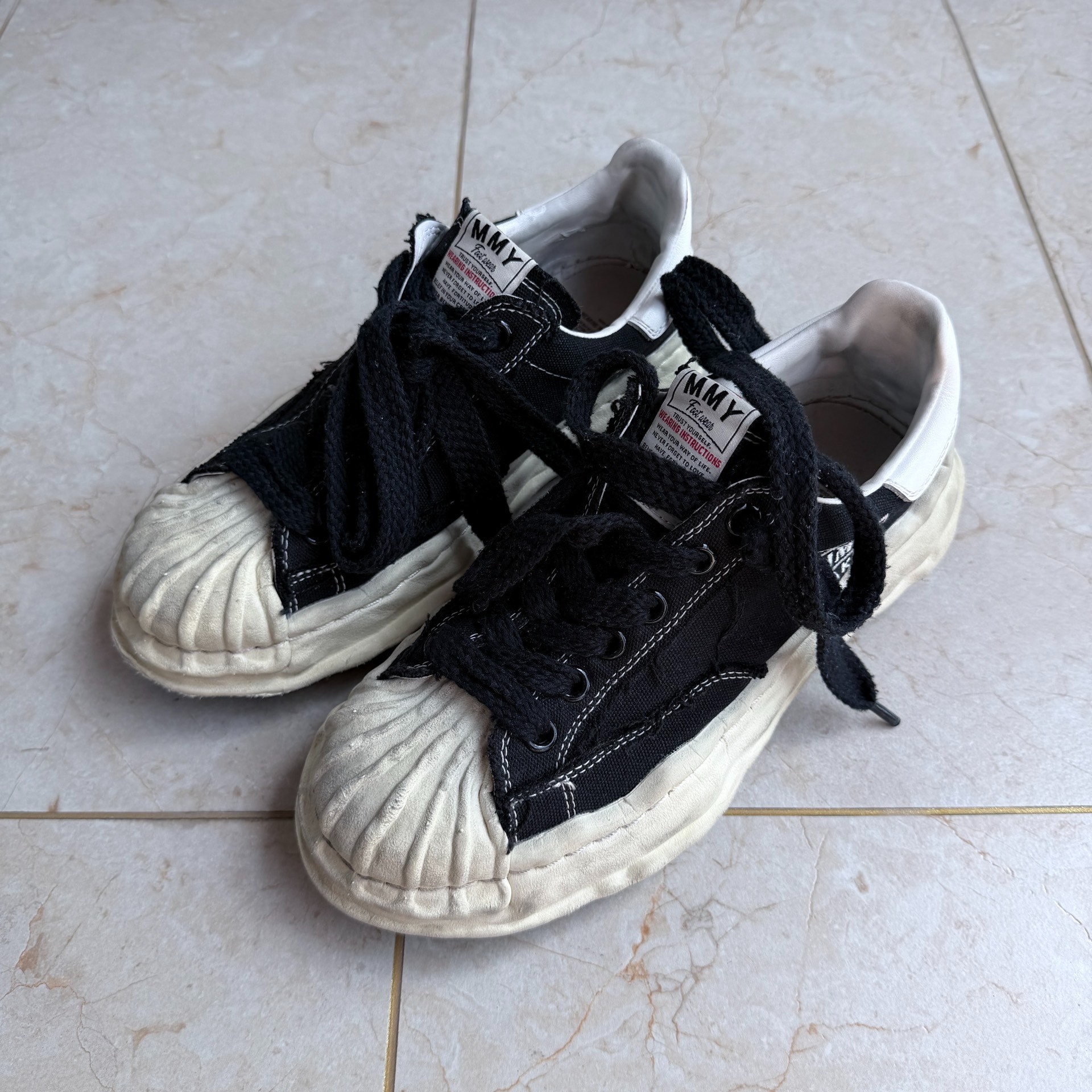 Maison Mihara MMY Blakey Sneakers — front
