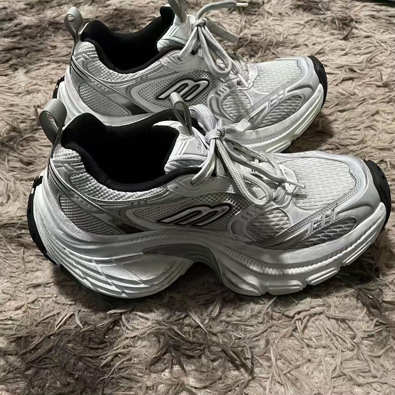 Balenciaga 10XL White Chunky Sneakers — detail