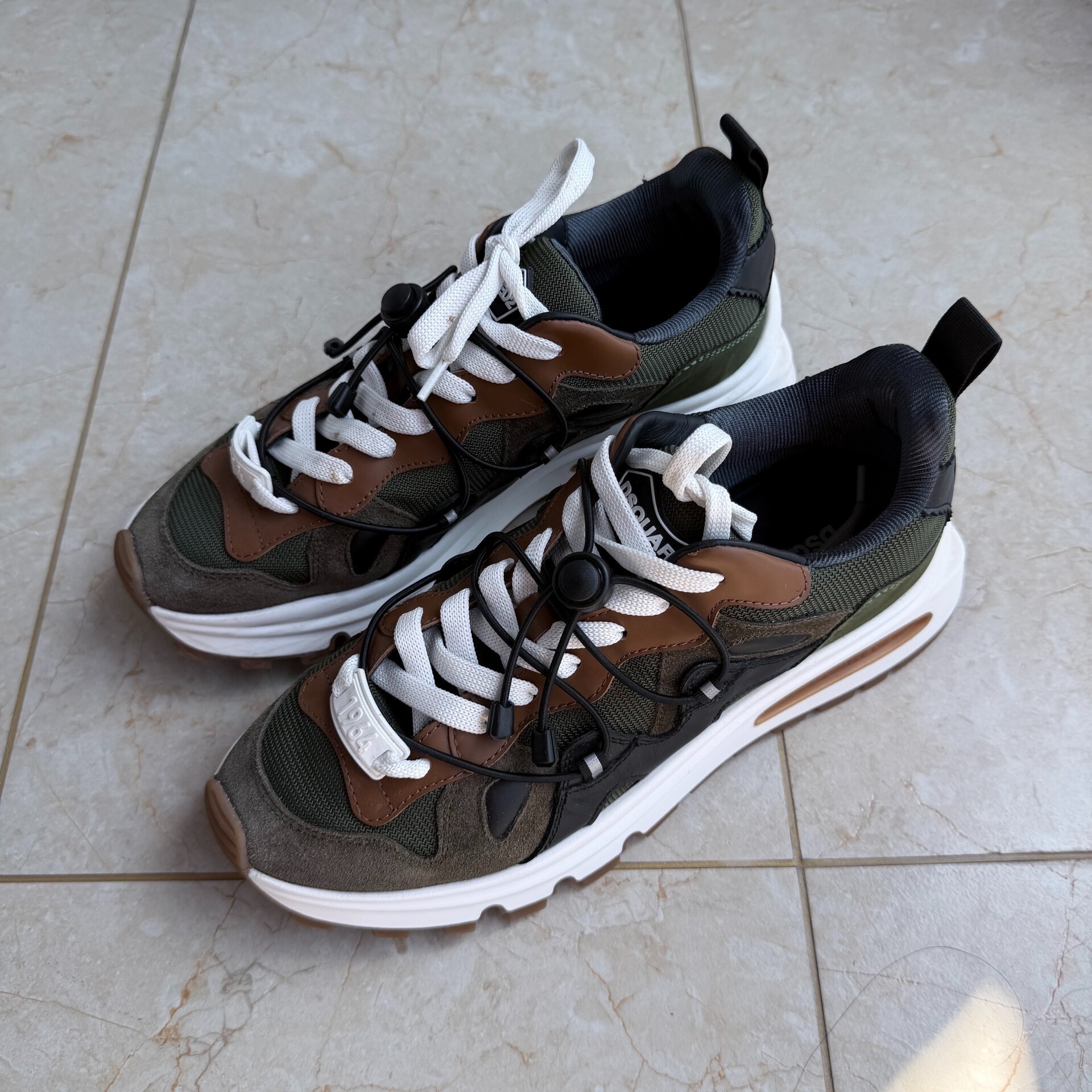DSQUARED2 2Run Sneakers — front