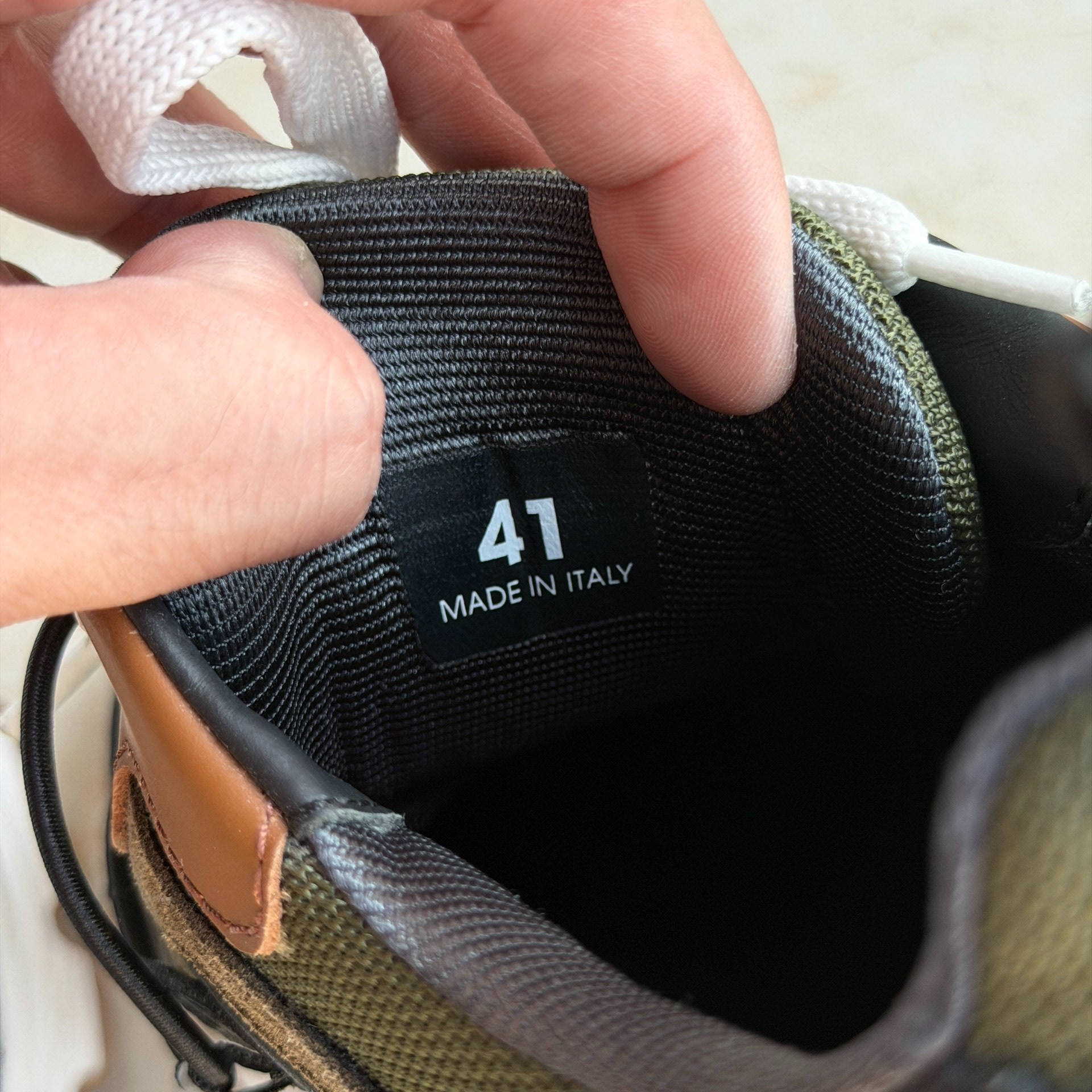 DSQUARED2 2Run Sneakers — label