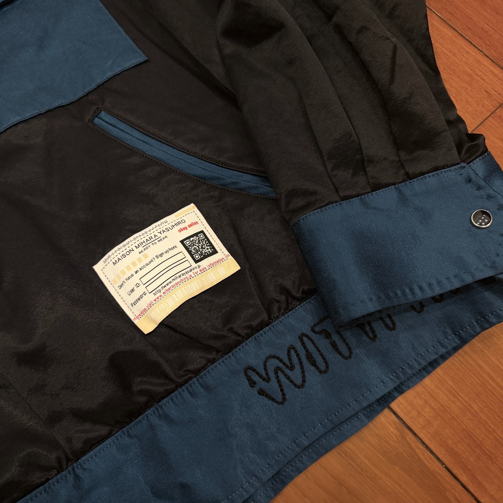 Maison Mihara MMY Black Teal Silk Jacket — detail
