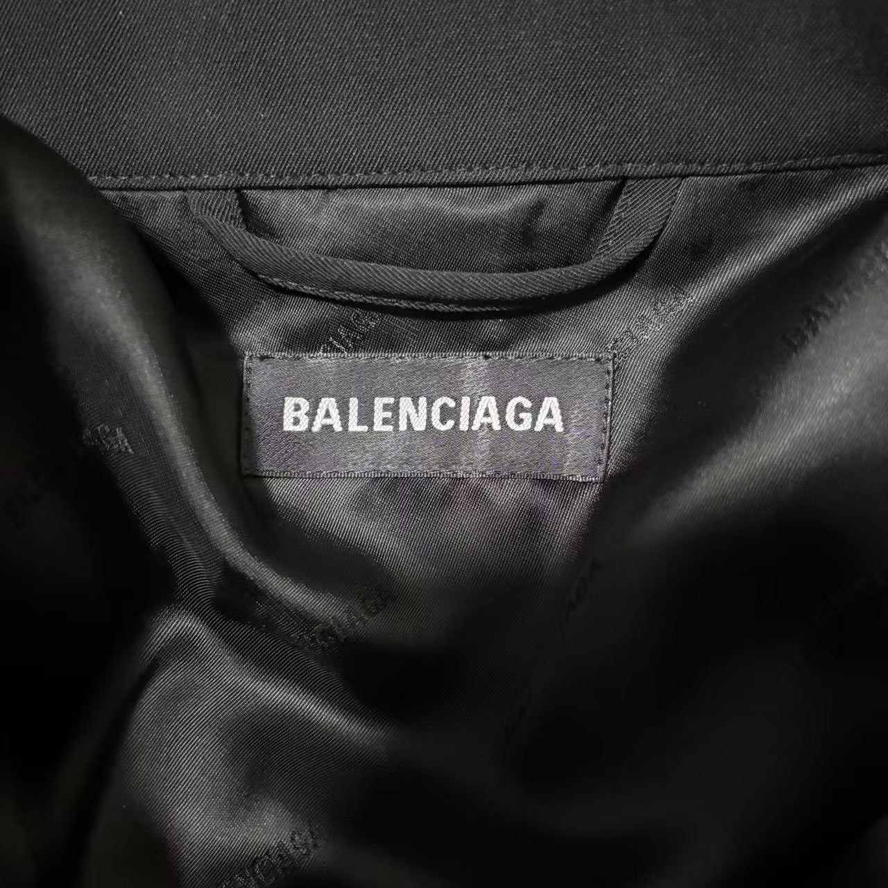 Balenciaga 21AW Padded Shoulder Jacket — detail