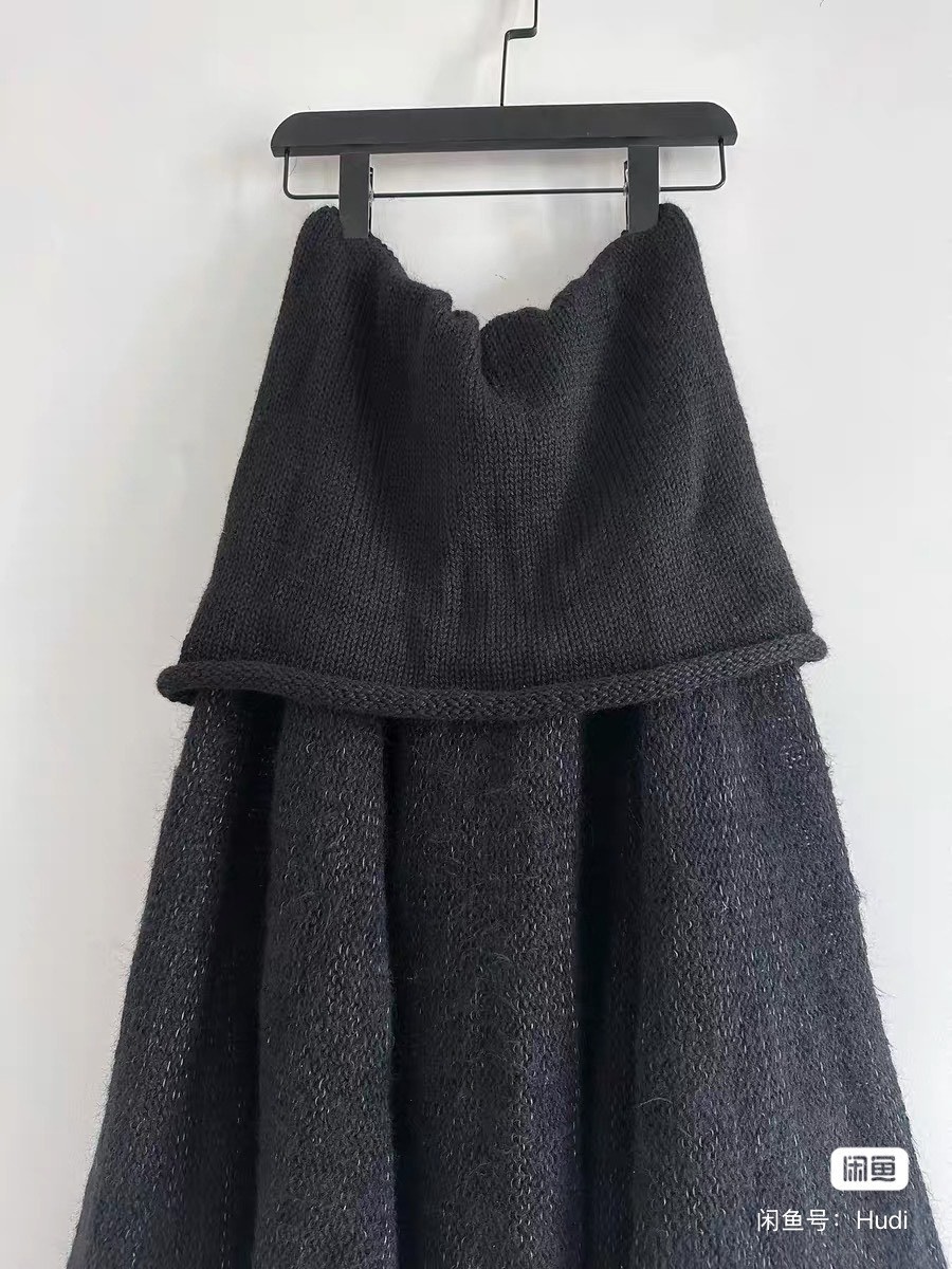Y's 2003 Runway Thick Knit Skirt — label