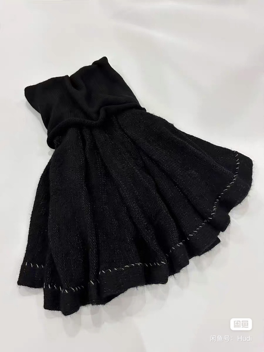Y's 2003 Runway Thick Knit Skirt — detail