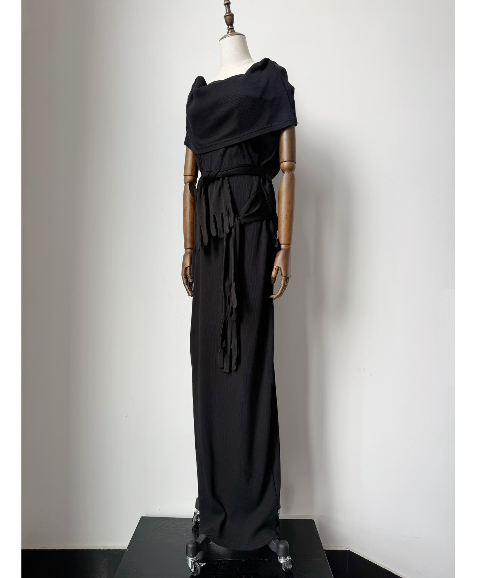 MM6 Maison Margiela Glove Belt Knit Dress — detail