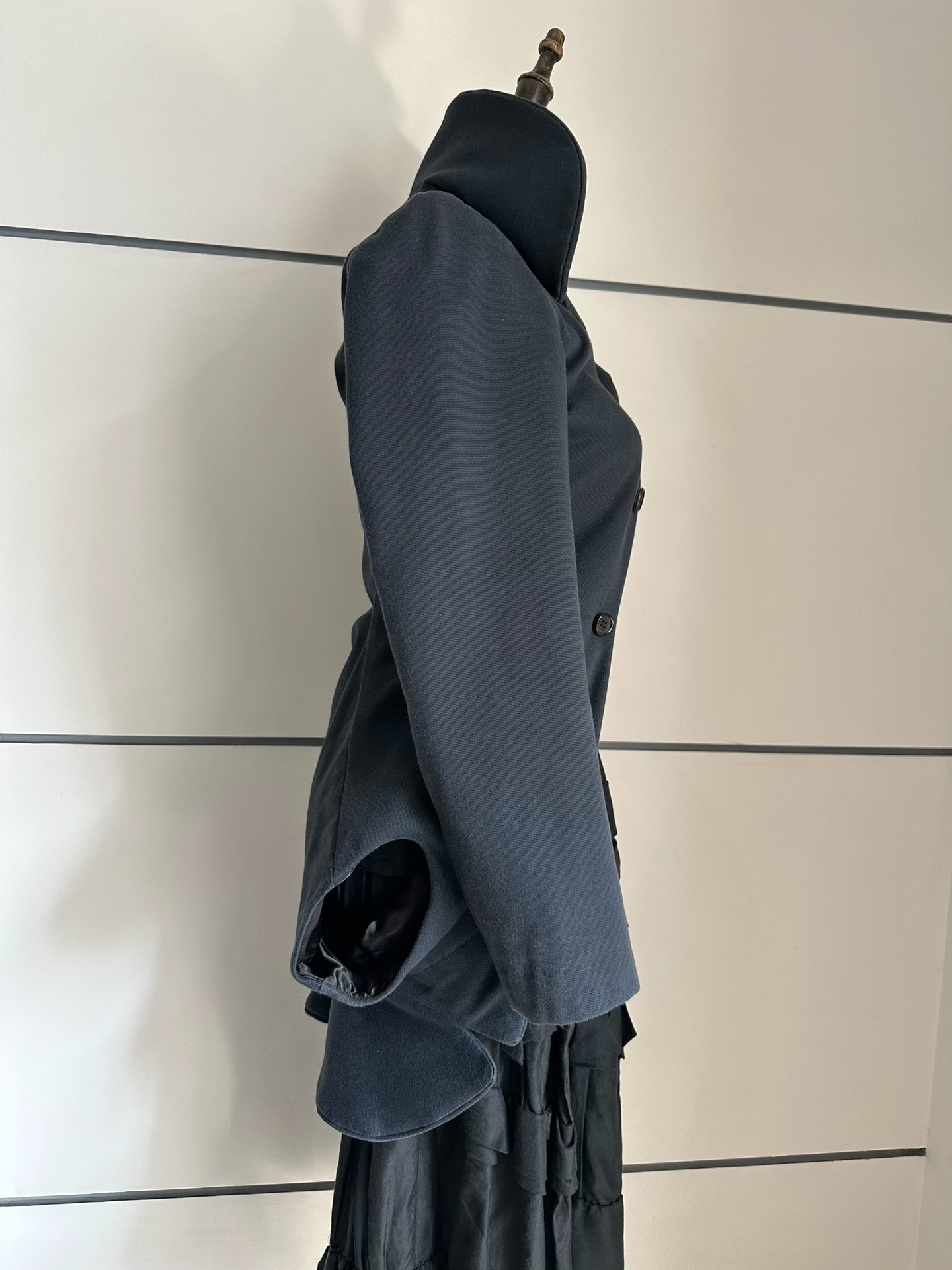 Comme des Garcons 05AW Deconstructed Blazer — label