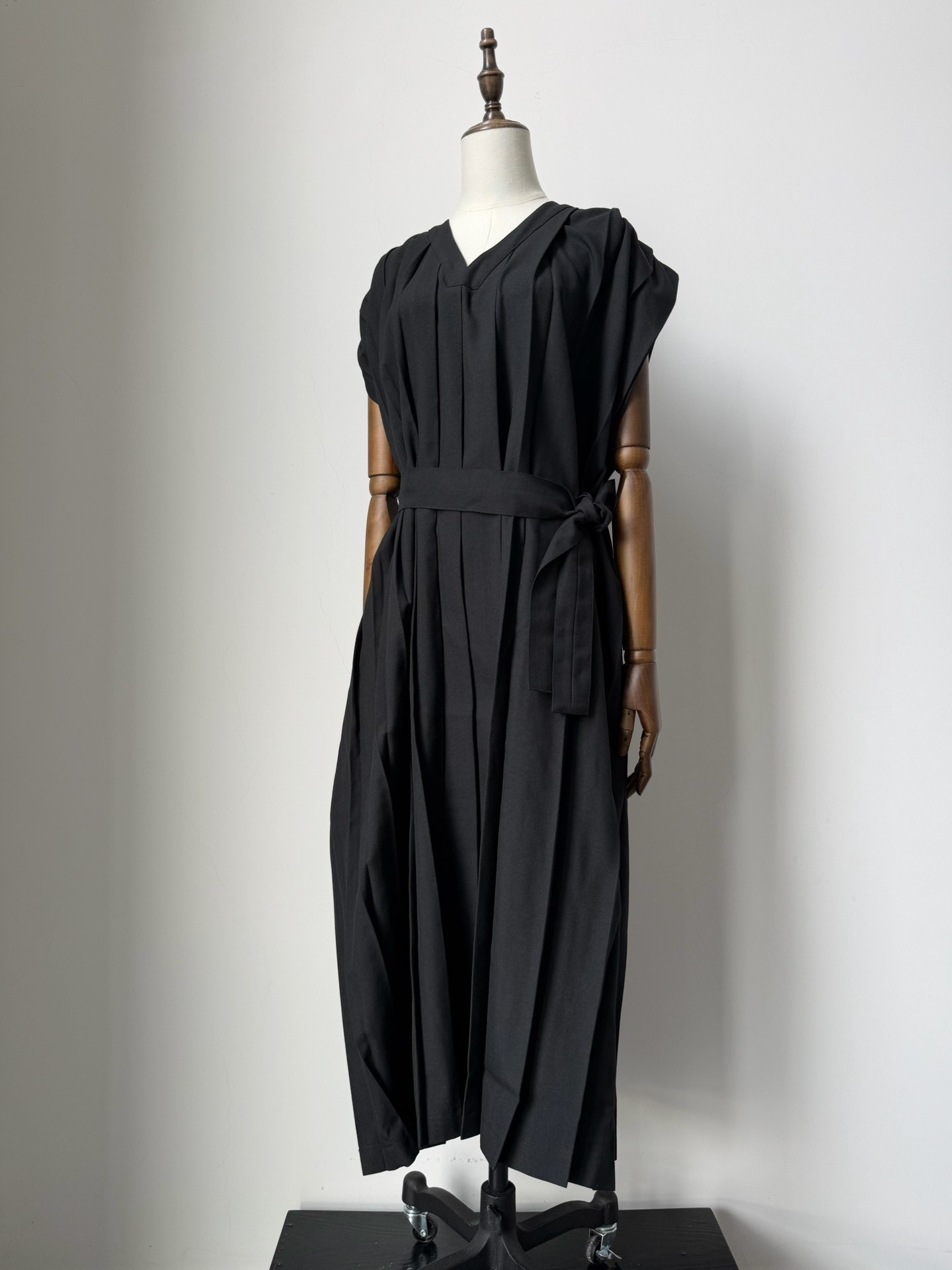 Comme des Garcons 1985 Pleated Dress — label