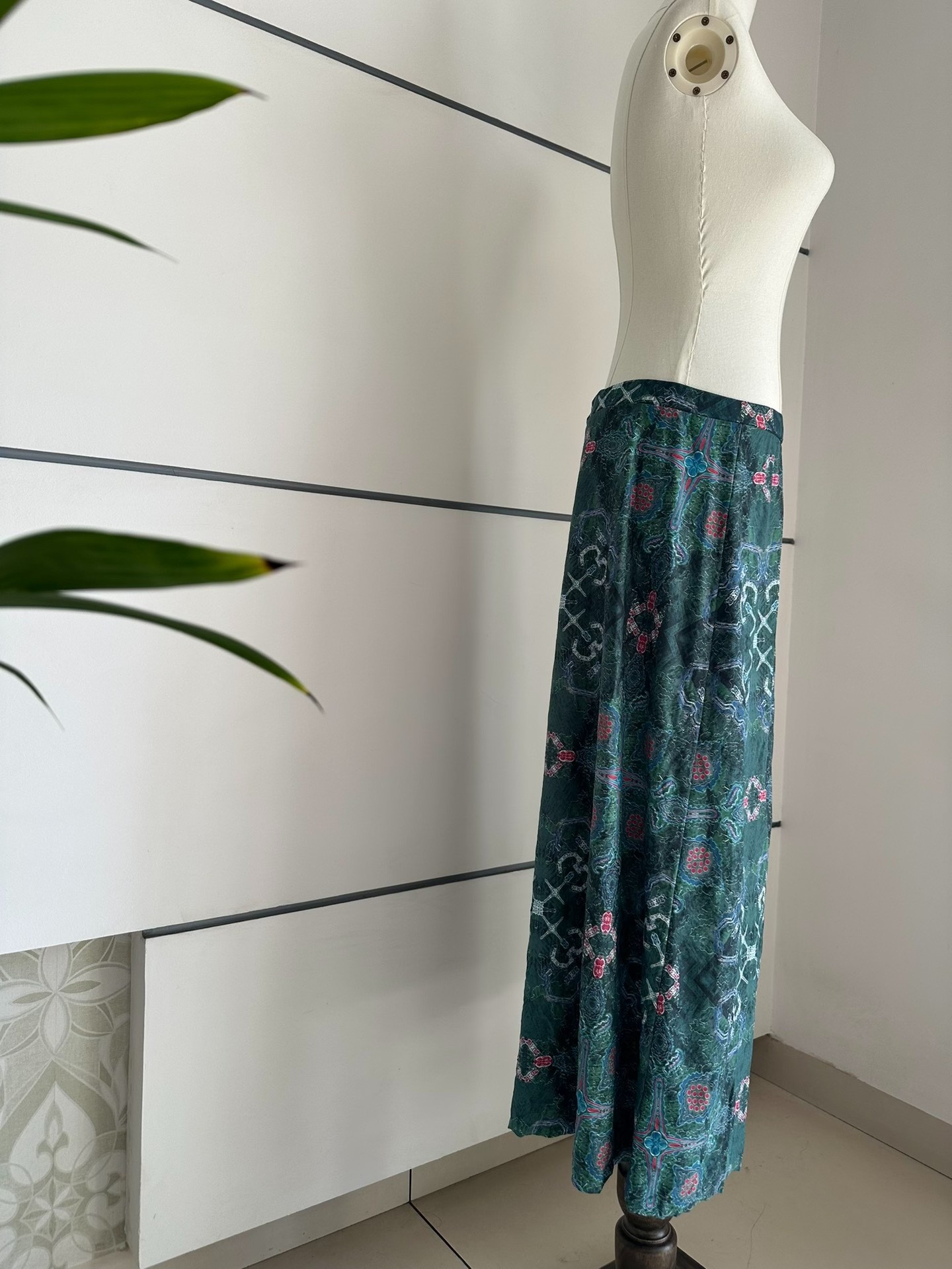 Issey Miyake 02FW Church Light Slit Skirt — label