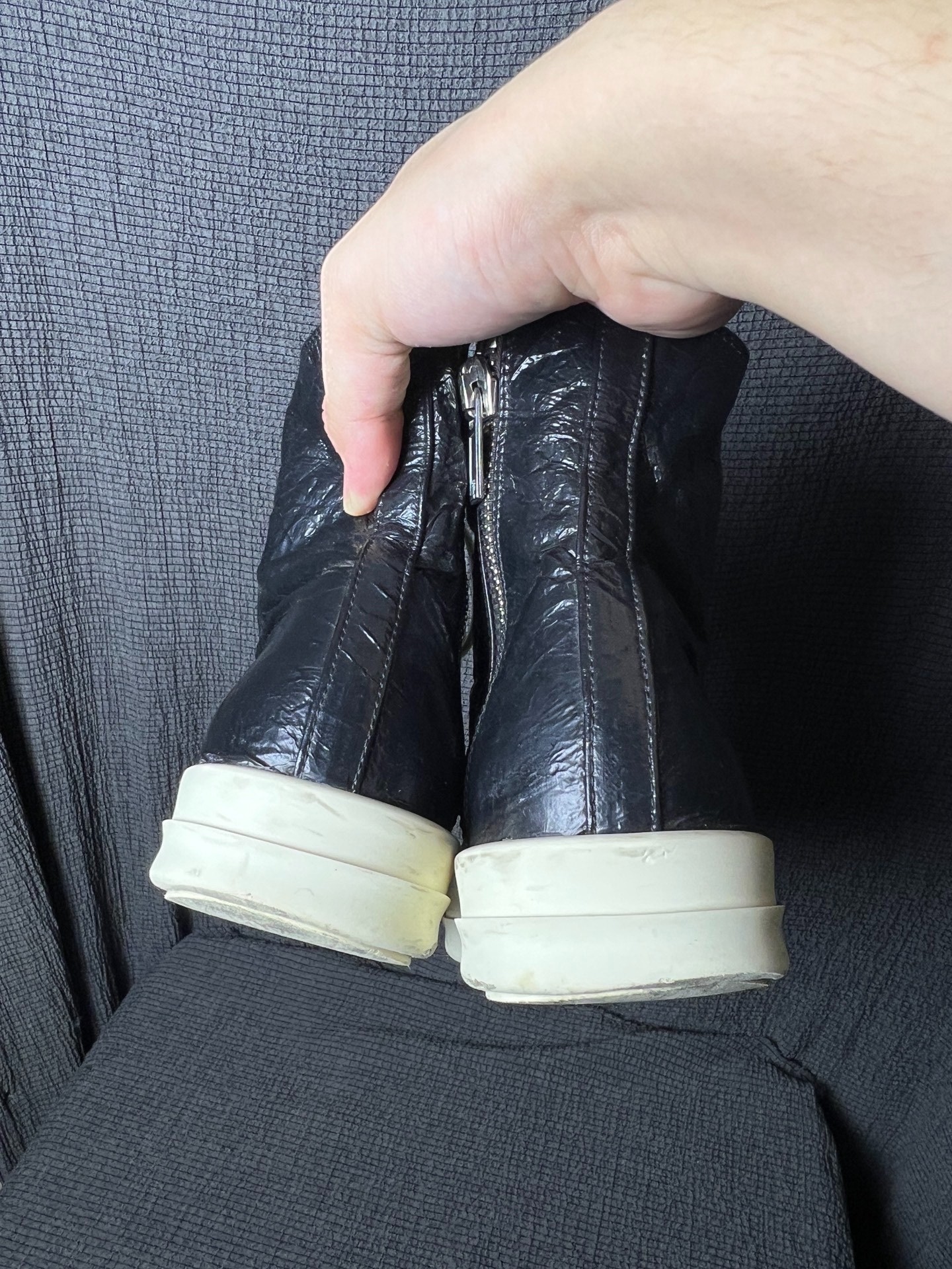 Rick Owens 25SS High-Top Sneakers — label